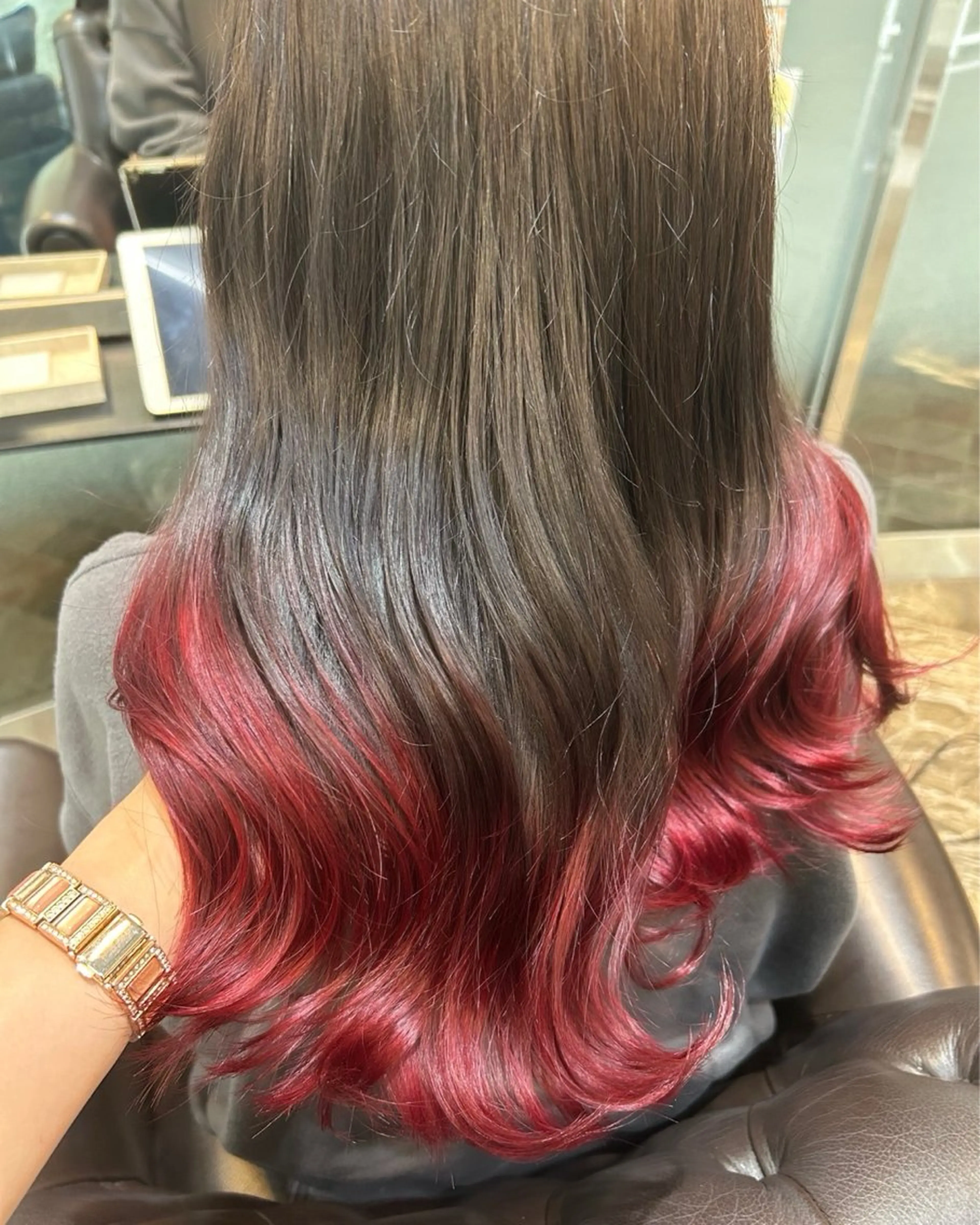 ロング カラー ブリーチ デザインカラー カット ヘアカラー ARONA所属・楯岩 さくらのヘアスタイル