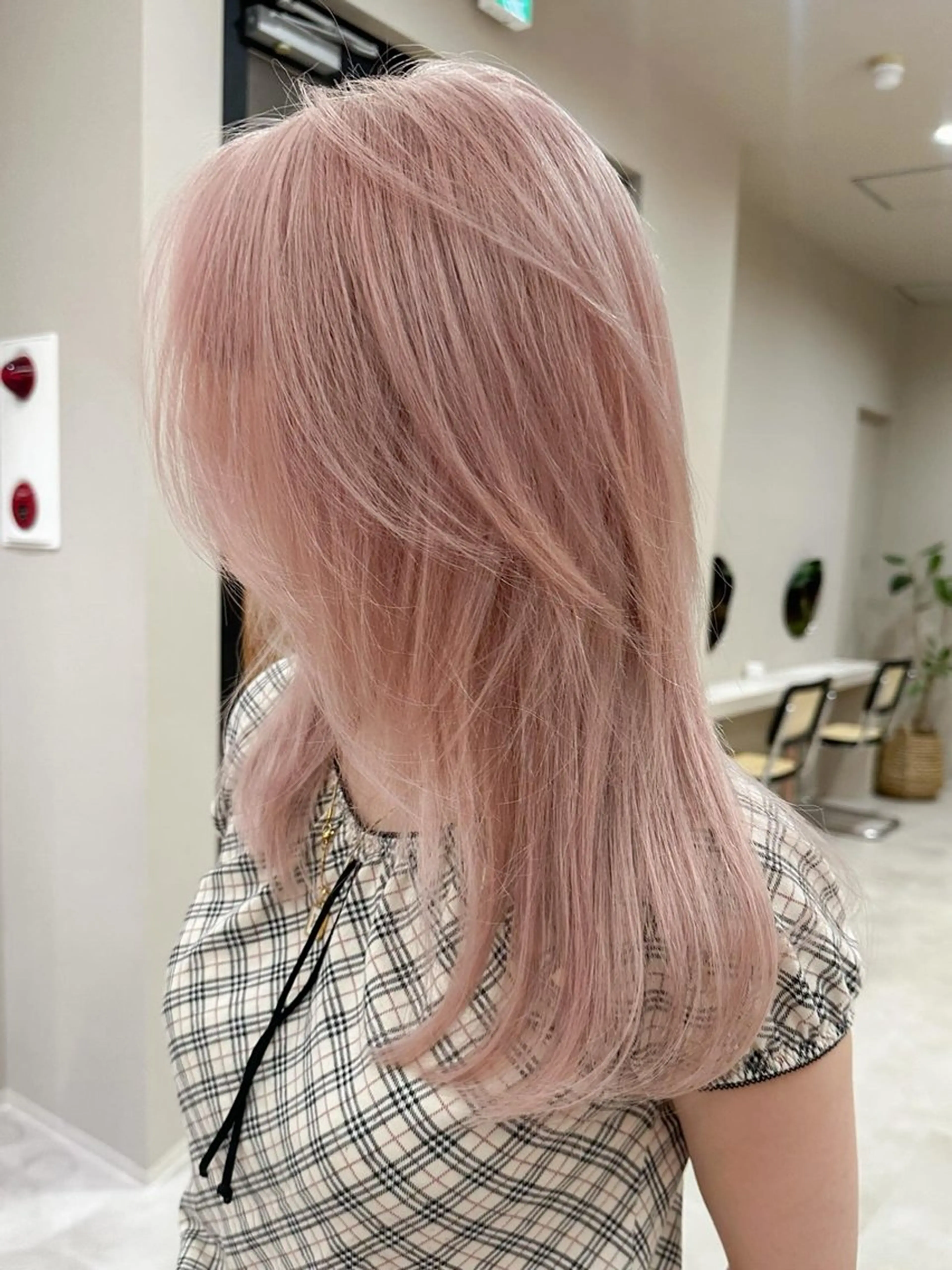 カラー ピンクカラー ヘアカラー ハイトーン／暖色 👩🏼HONOKAのヘアスタイル