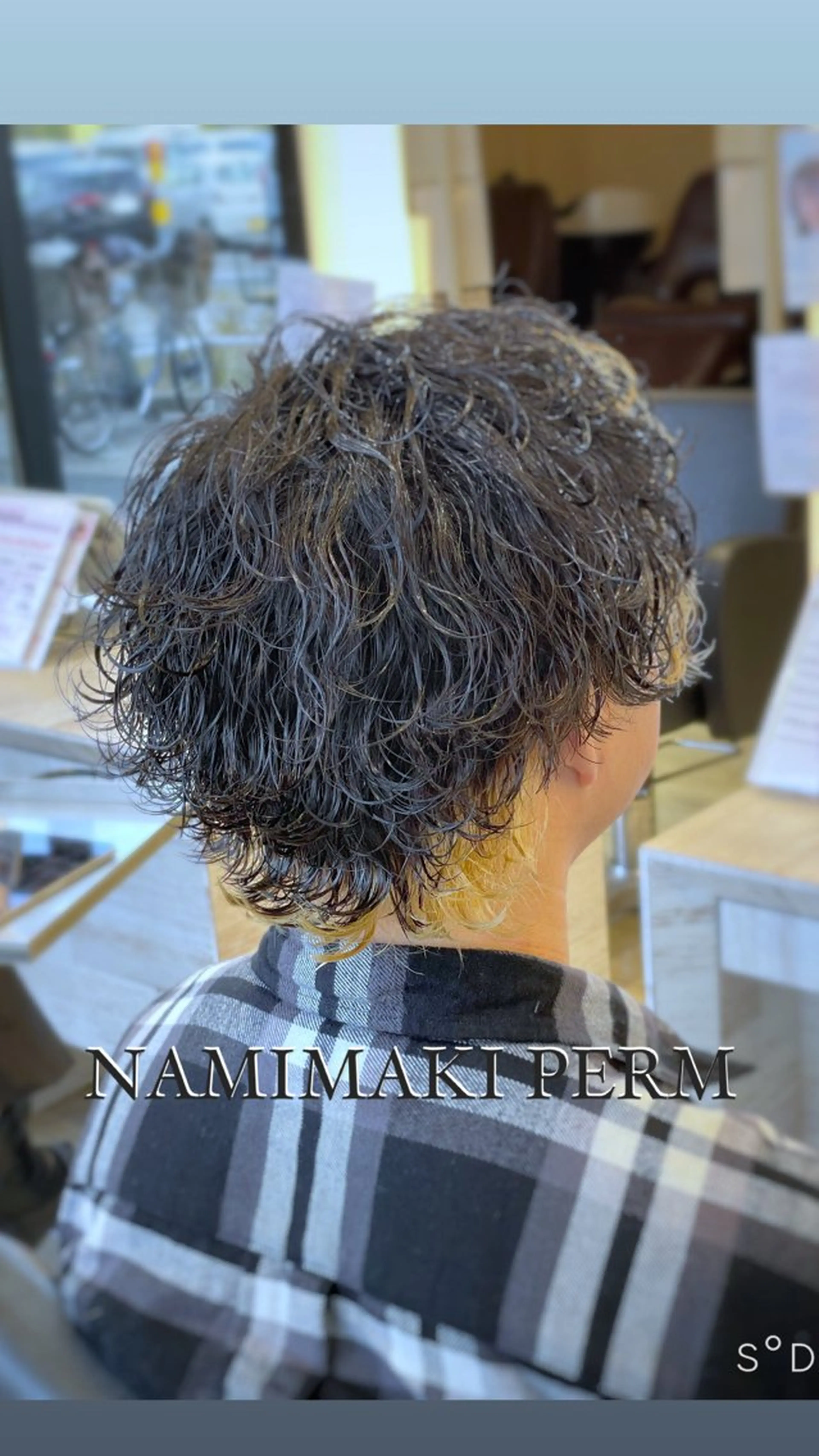 ミディアム パーマ メンズ ミディアムパーマ メンズパーマ 波巻きパーマ NYNYイオン四條畷 村上 心のヘアスタイル