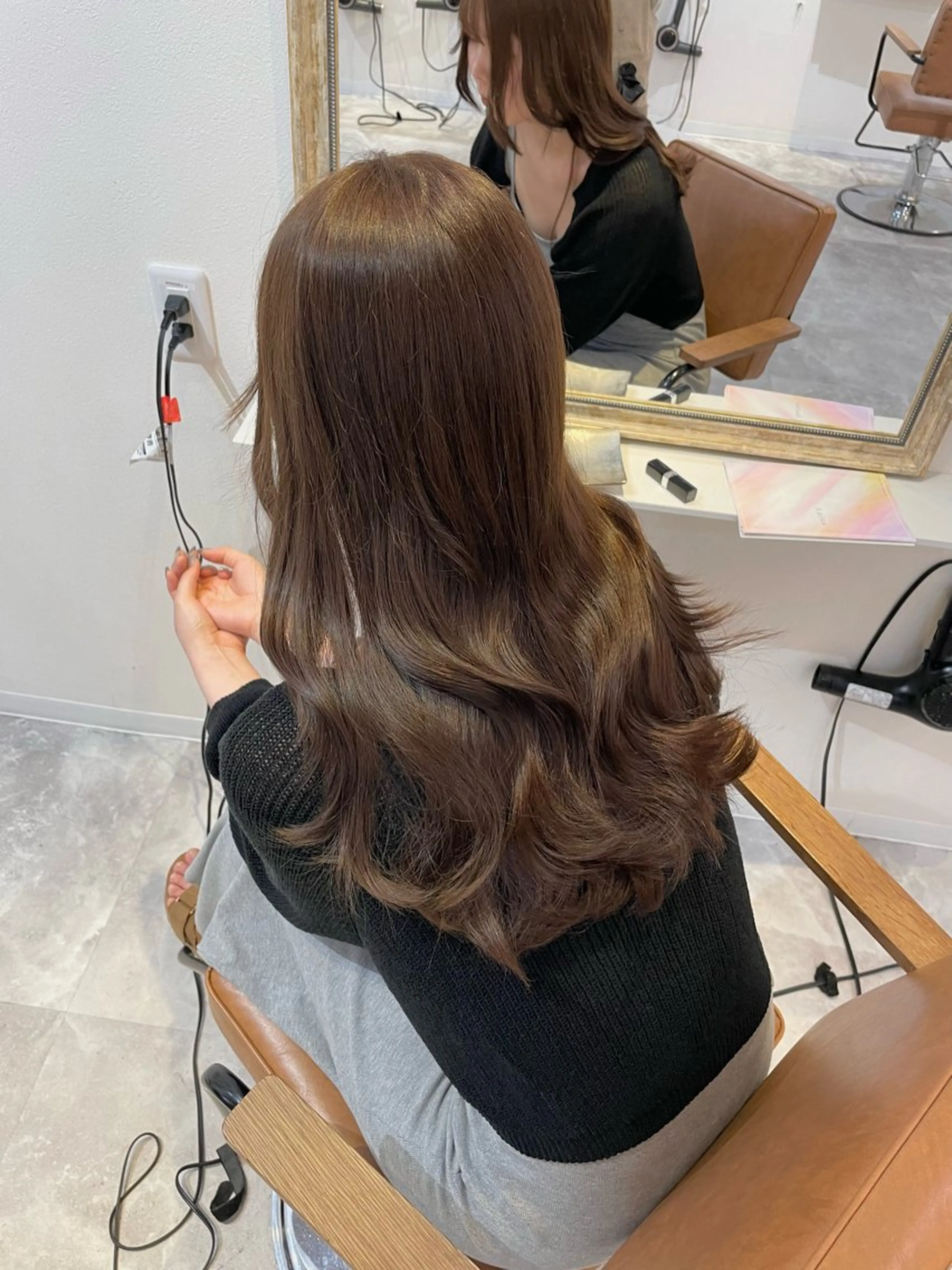 ブリーチなしダブルカラー + 顔周りカット+リペアトリートメントの写真