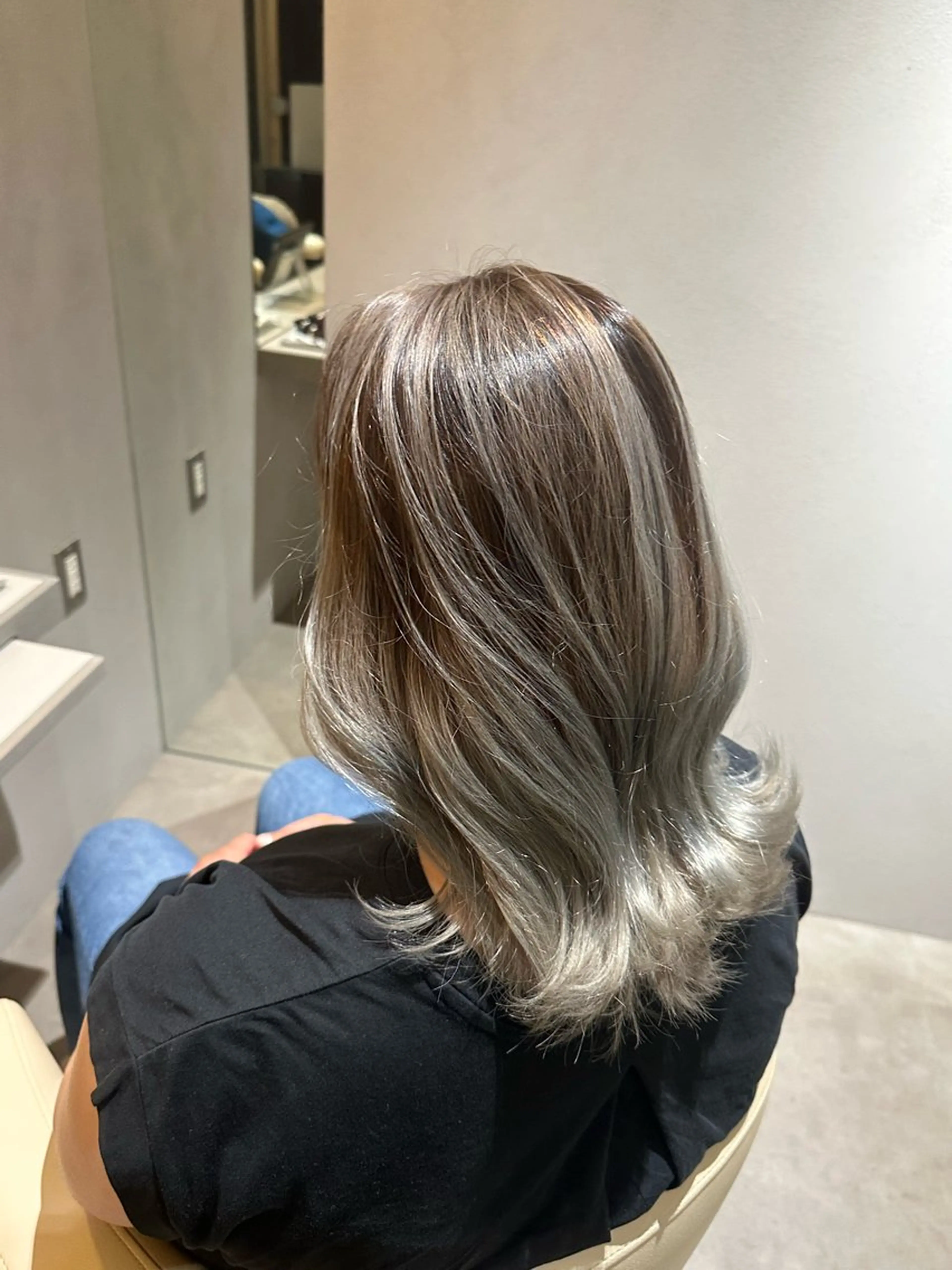 カラー バレイヤージュ ブリーチ 内田 成美のヘアスタイル