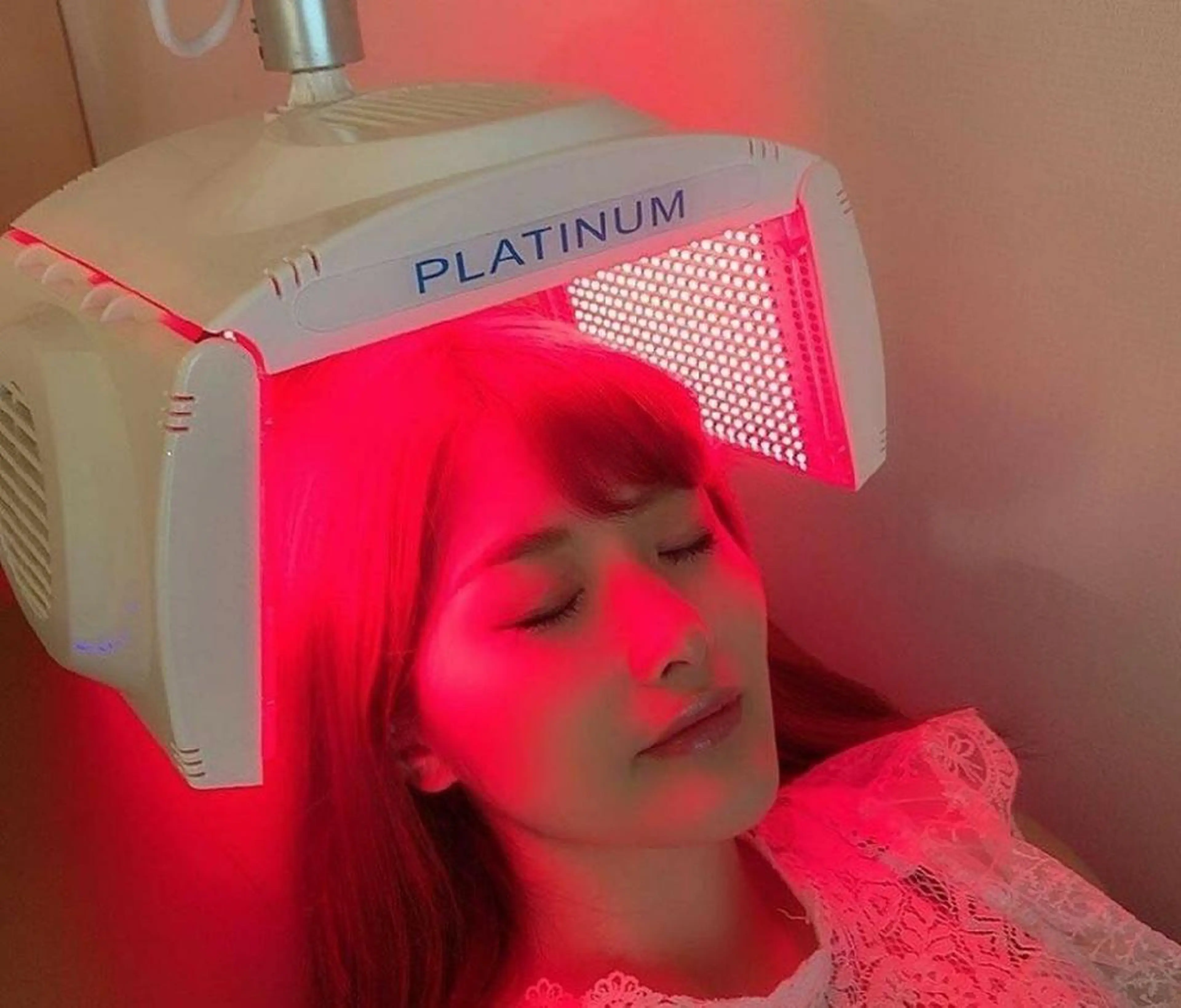 ✴初回限定✴赤色LEDと高機能頭皮美容液による養毛エステ💆✨薄毛に悩むメンズも🆗‼️✨✨〈計30分照射〉の写真