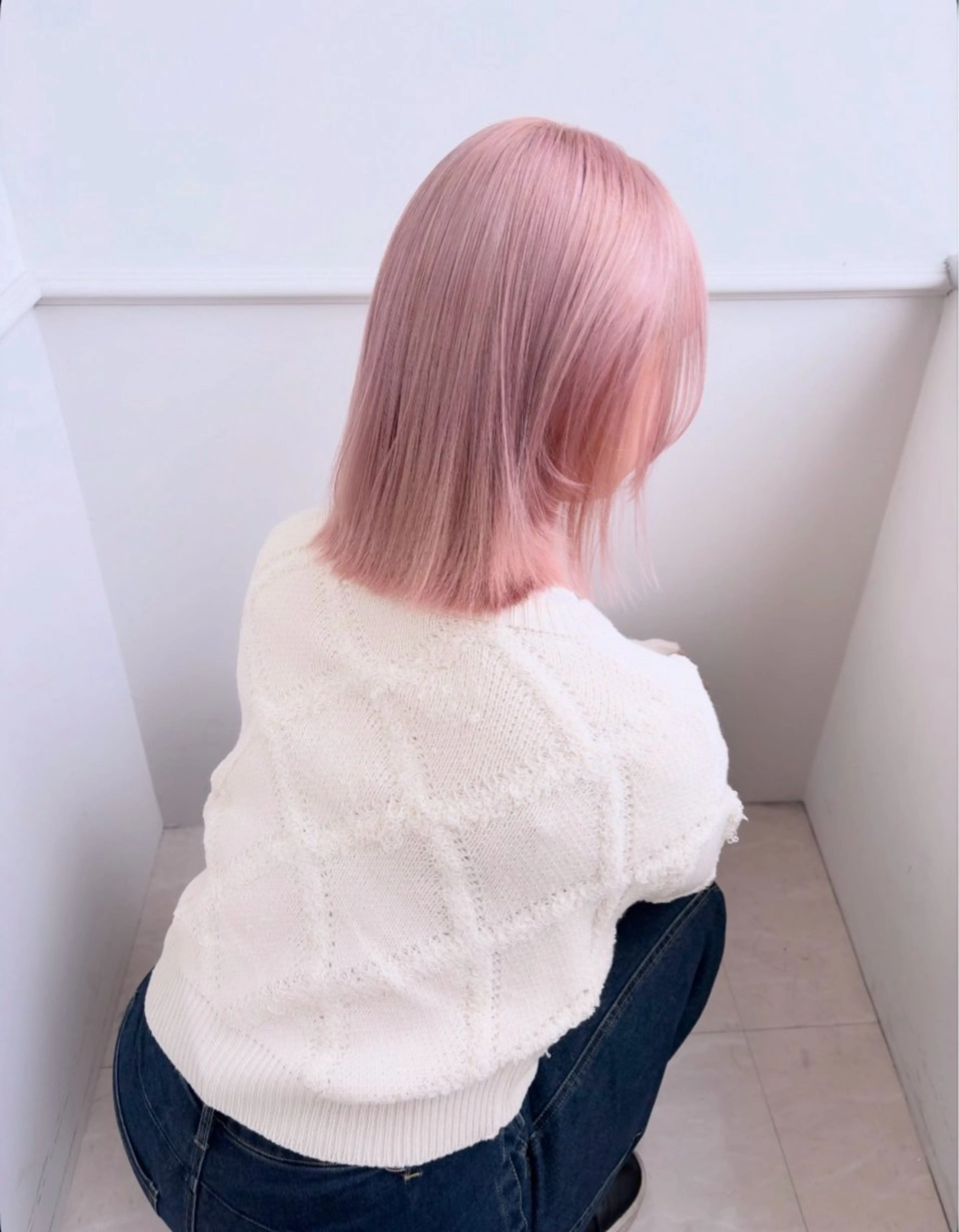 カラー ピンクカラー ホワイトピンク ヘアカラー 瀬戸 杏珠のヘアスタイル