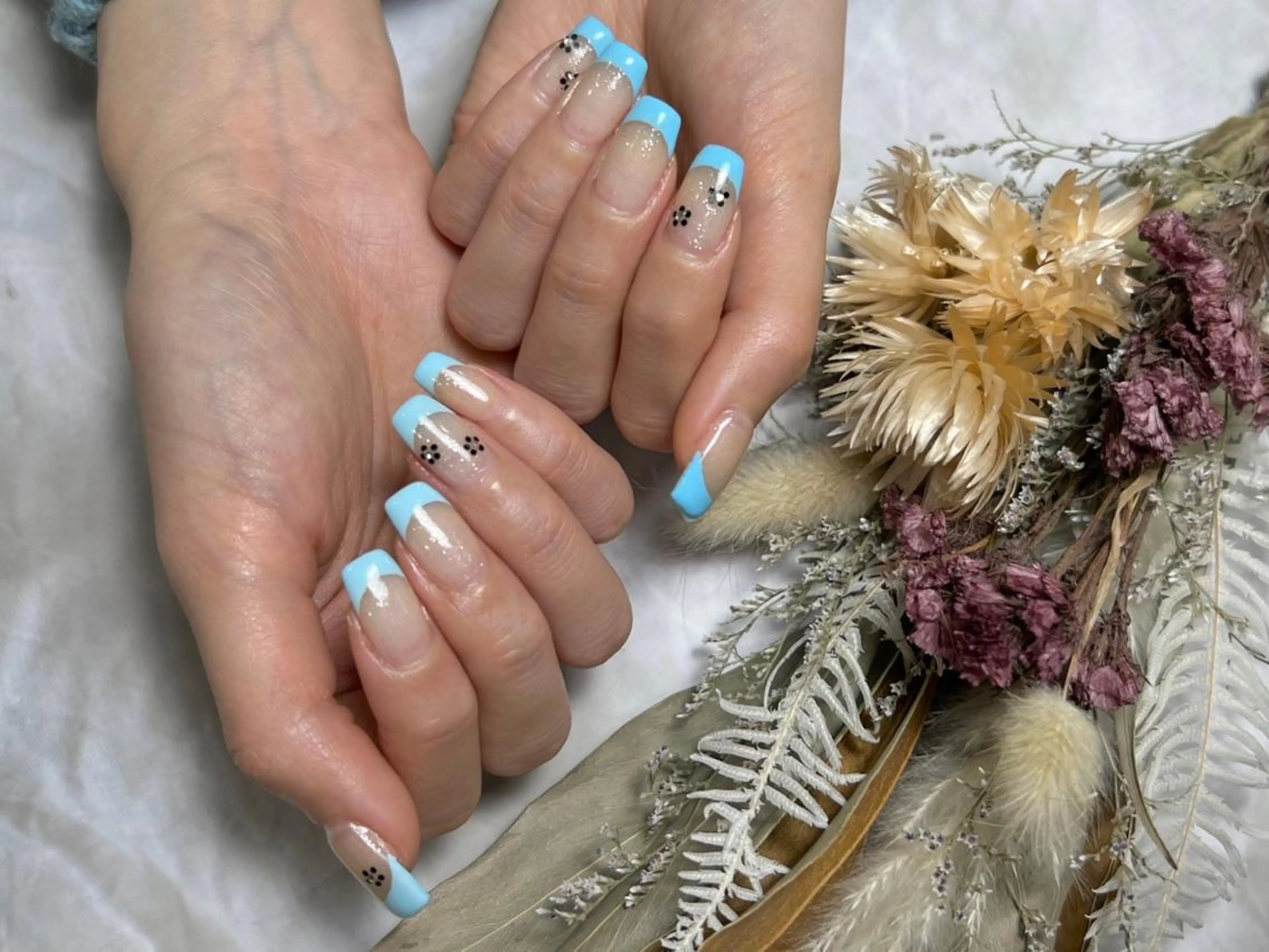 ネイル フレンチネイル スクエアネイル Kanna Yuki カンナユキのネイルデザイン