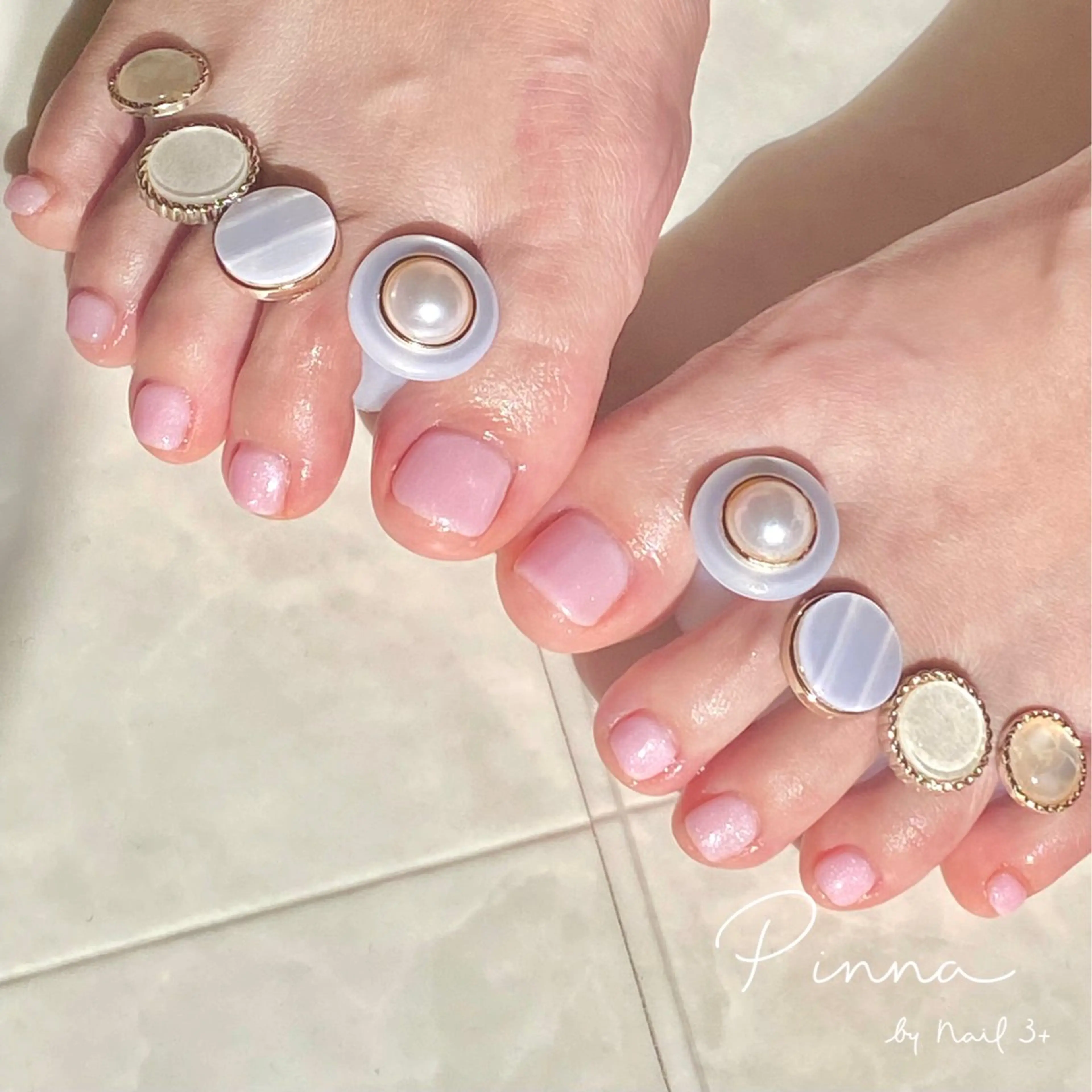 ネイル フットネイル Pinna by nail3+所属・Mayu 🌷🦋のネイルデザイン