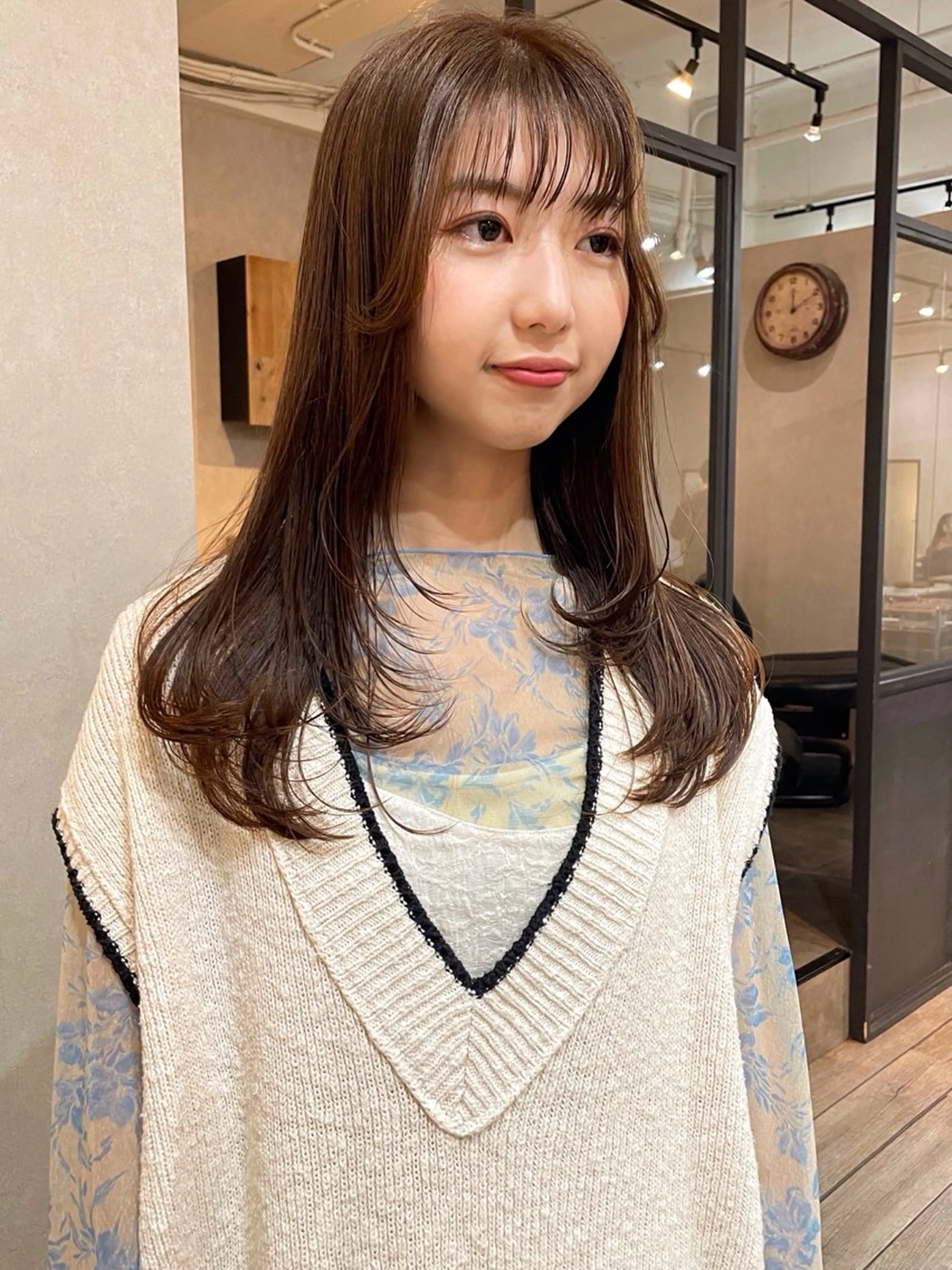 セミロング カラー FERIA梅田🖤 透明感カラー🎀のヘアスタイル