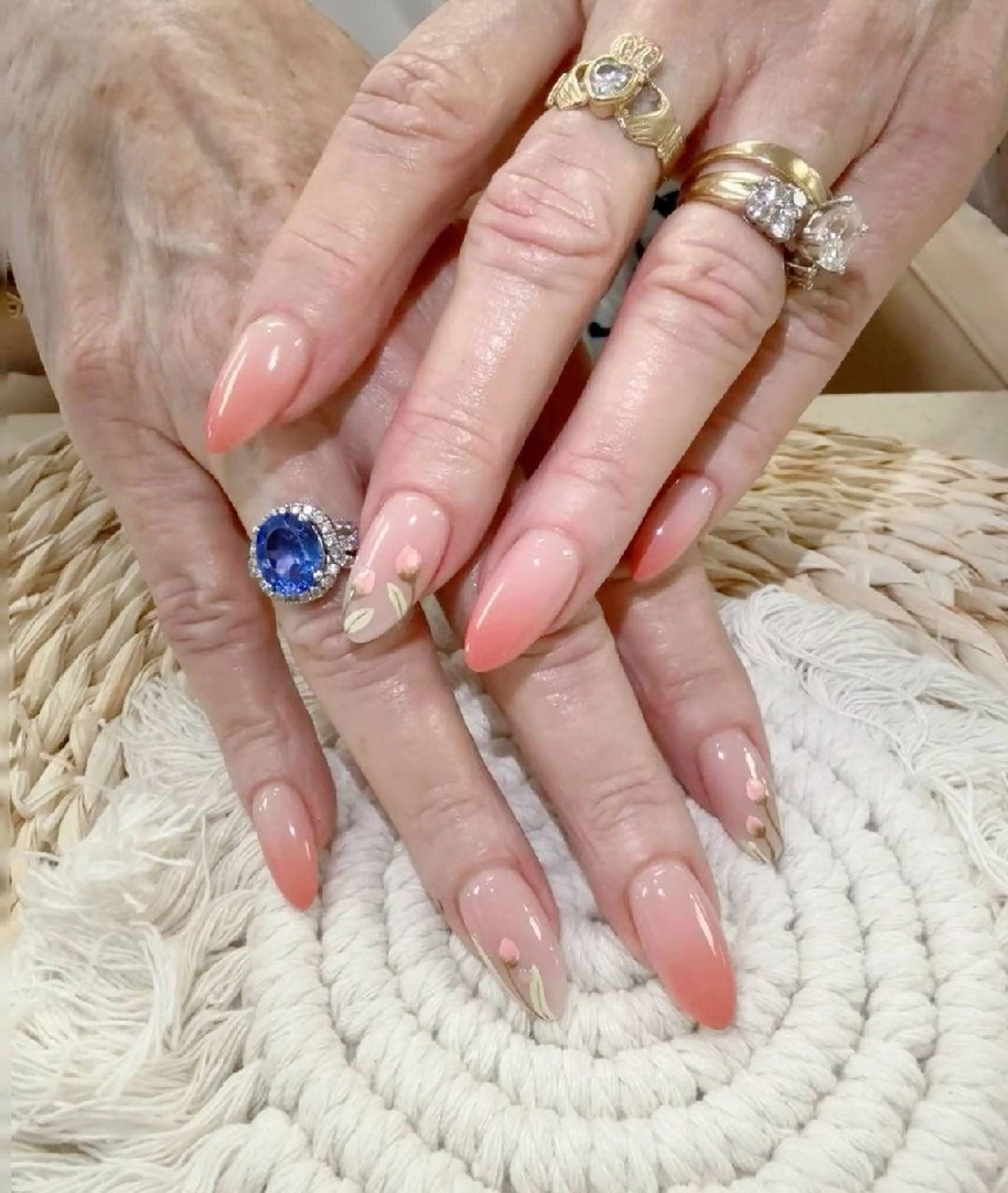 【ハンド】ワンカラーorラメグラデーション💝アート2本💝ストーン無料の写真