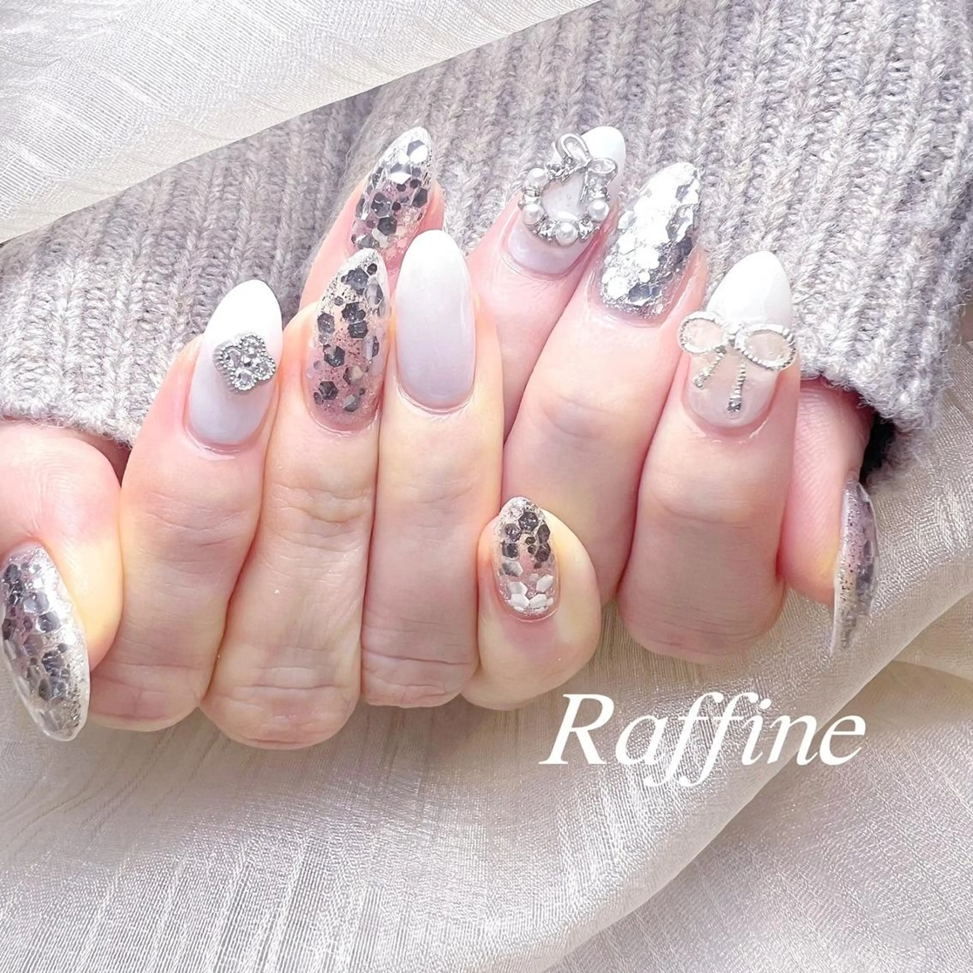 ネイル RAFFINE 月🦋🩵のネイルデザイン