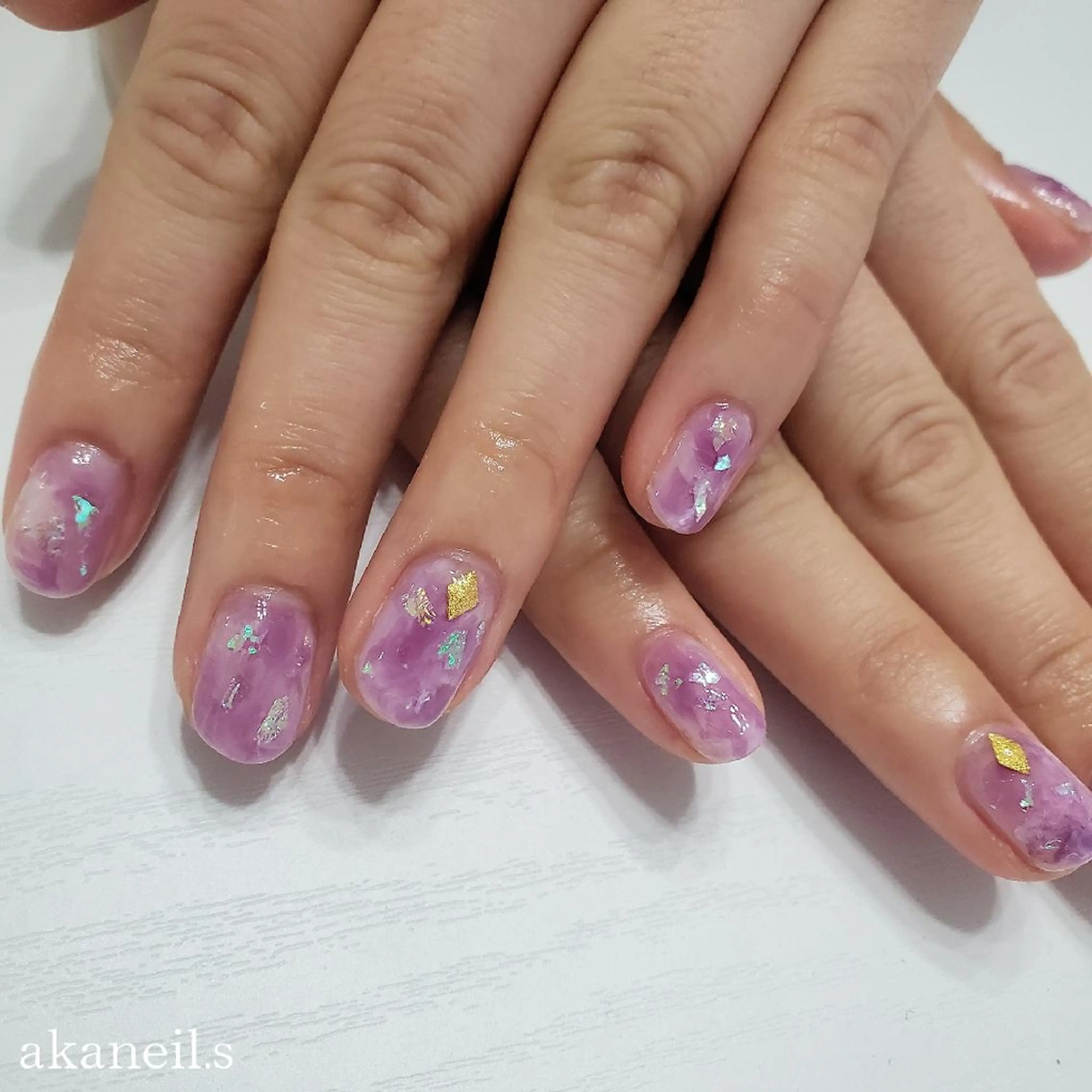 ネイル オーロラネイル ゴールド 大理石ネイル(マーブル) パープル 【akaneils】 アカネのネイルデザイン