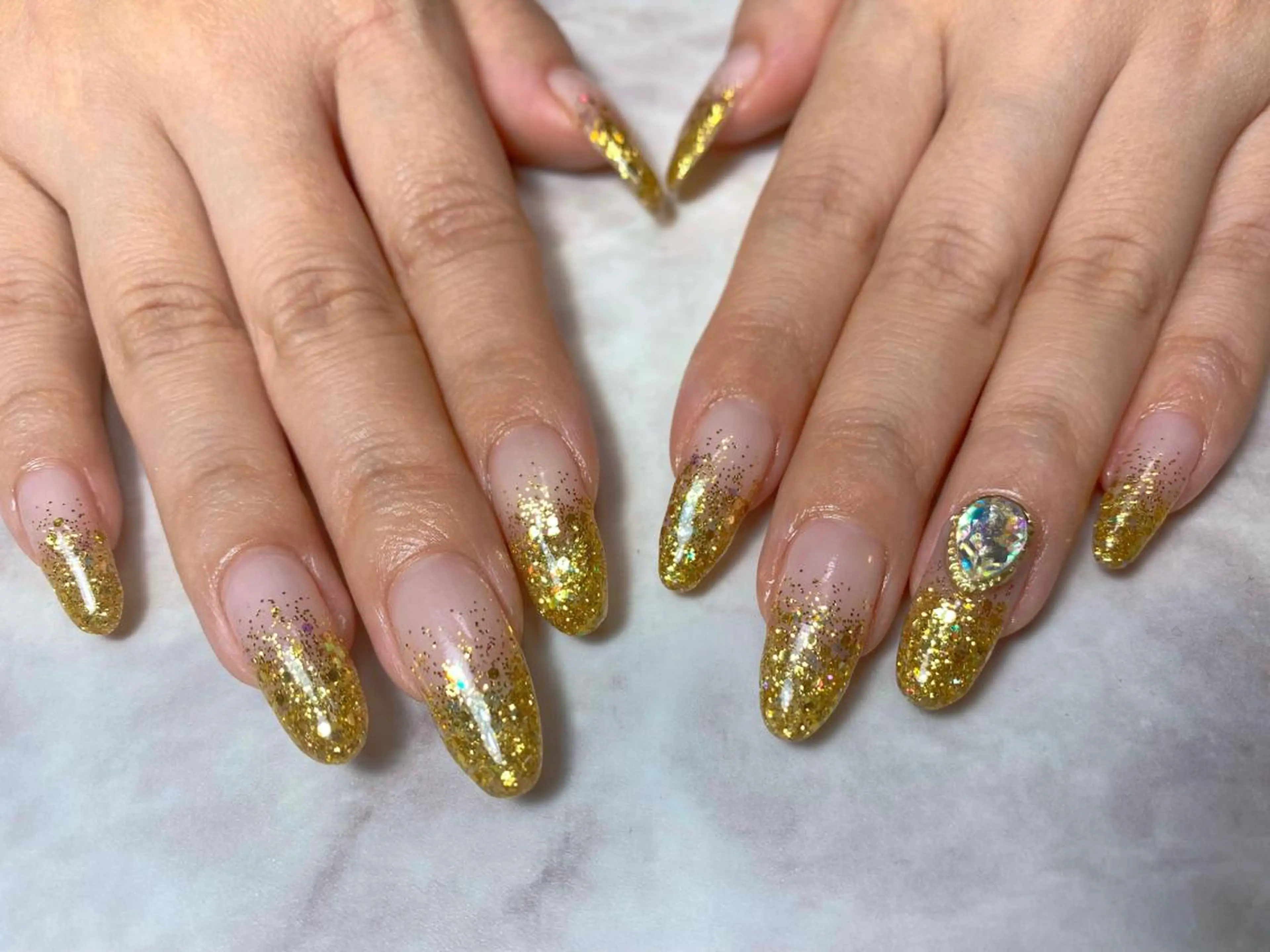 ネイル アイブロウ ラメ(グリッター) ラメグラデーション ハンドネイル 🌿Charme🌿 MAIのネイルデザイン