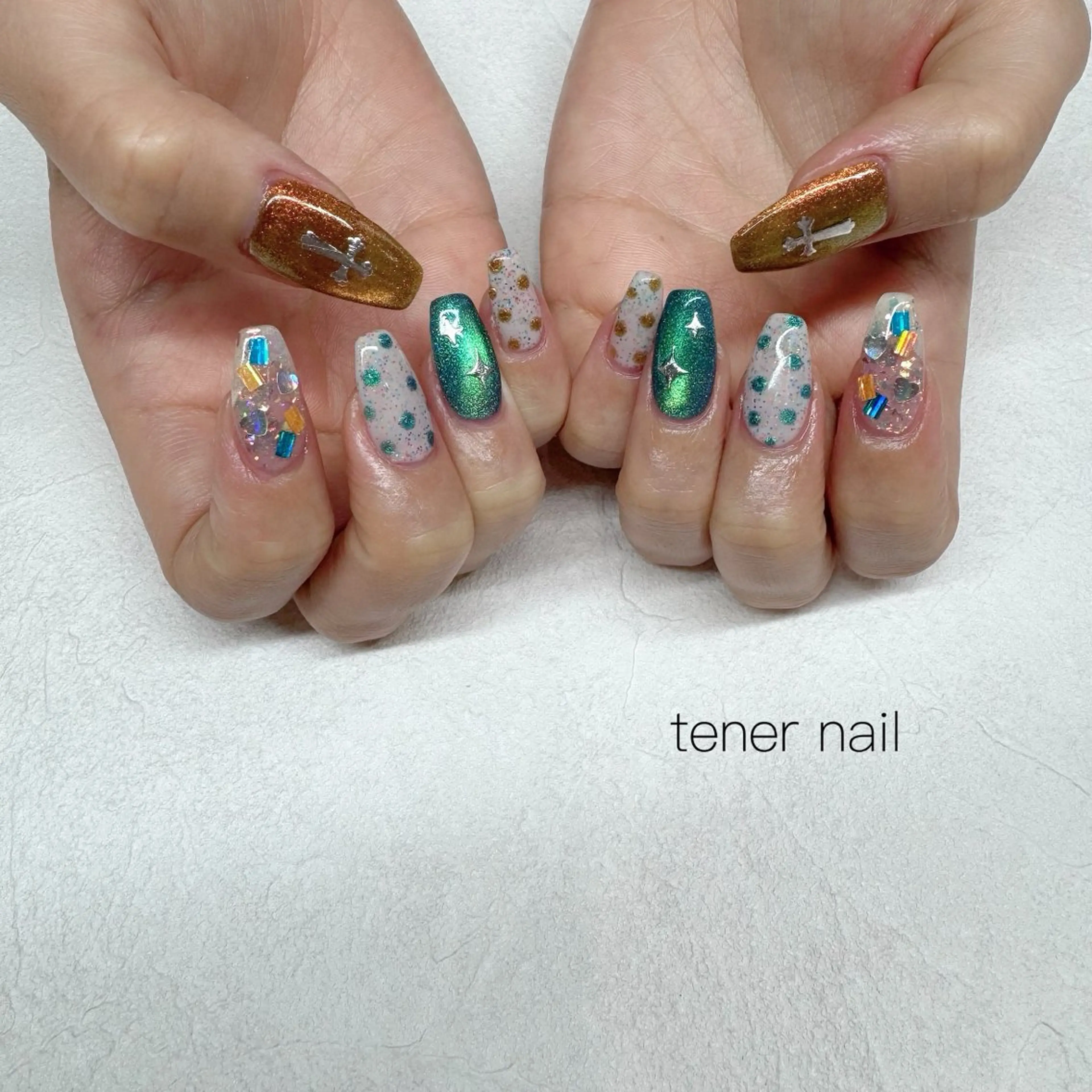 ネイル ホログラムネイル マグネットネイル ハンドネイル tener  nail  テネルネイル所属・テネルネイル tener nailのネイルデザイン