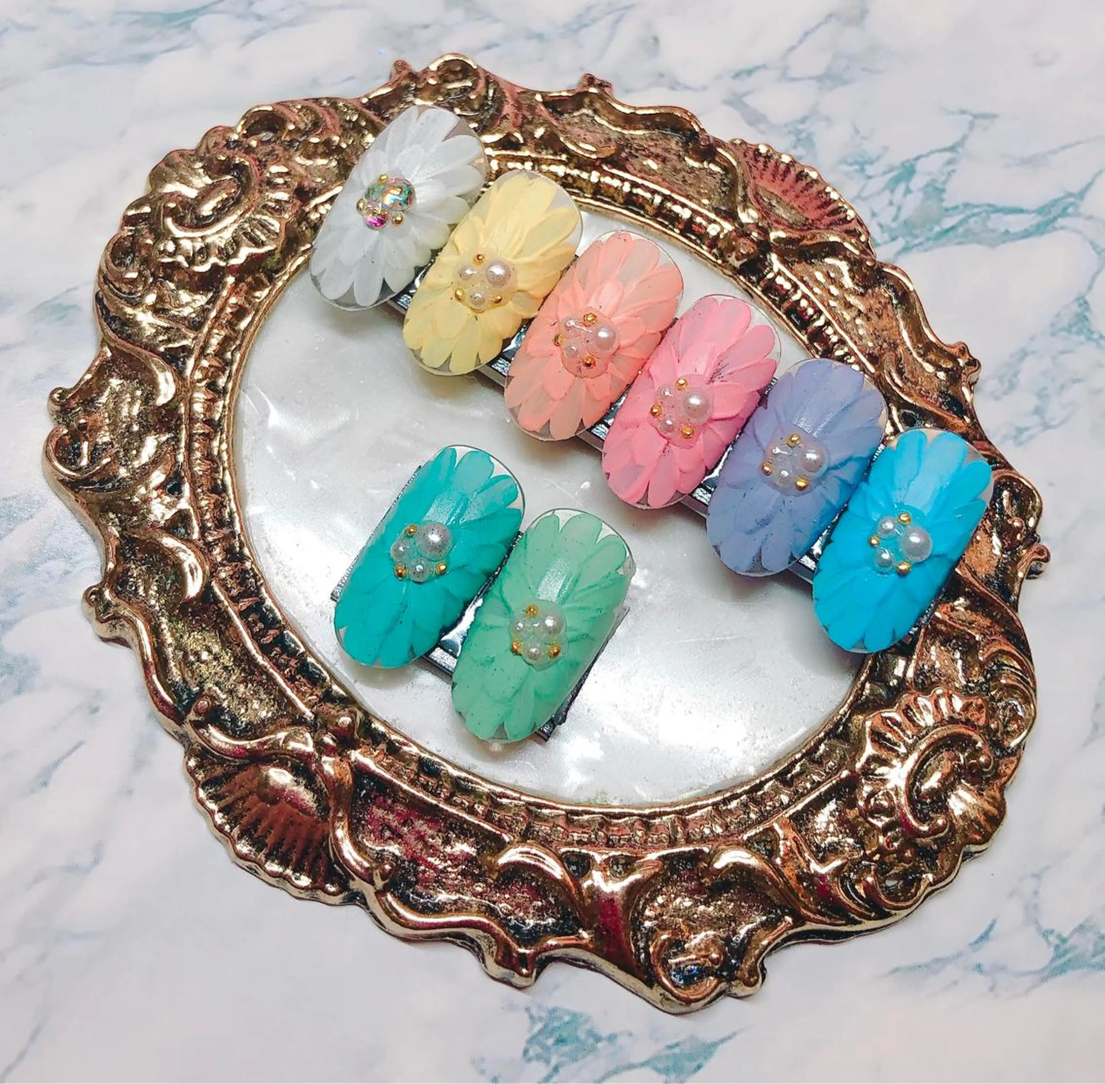 ネイル アートネイル CROWN プライベートサロンのネイルデザイン