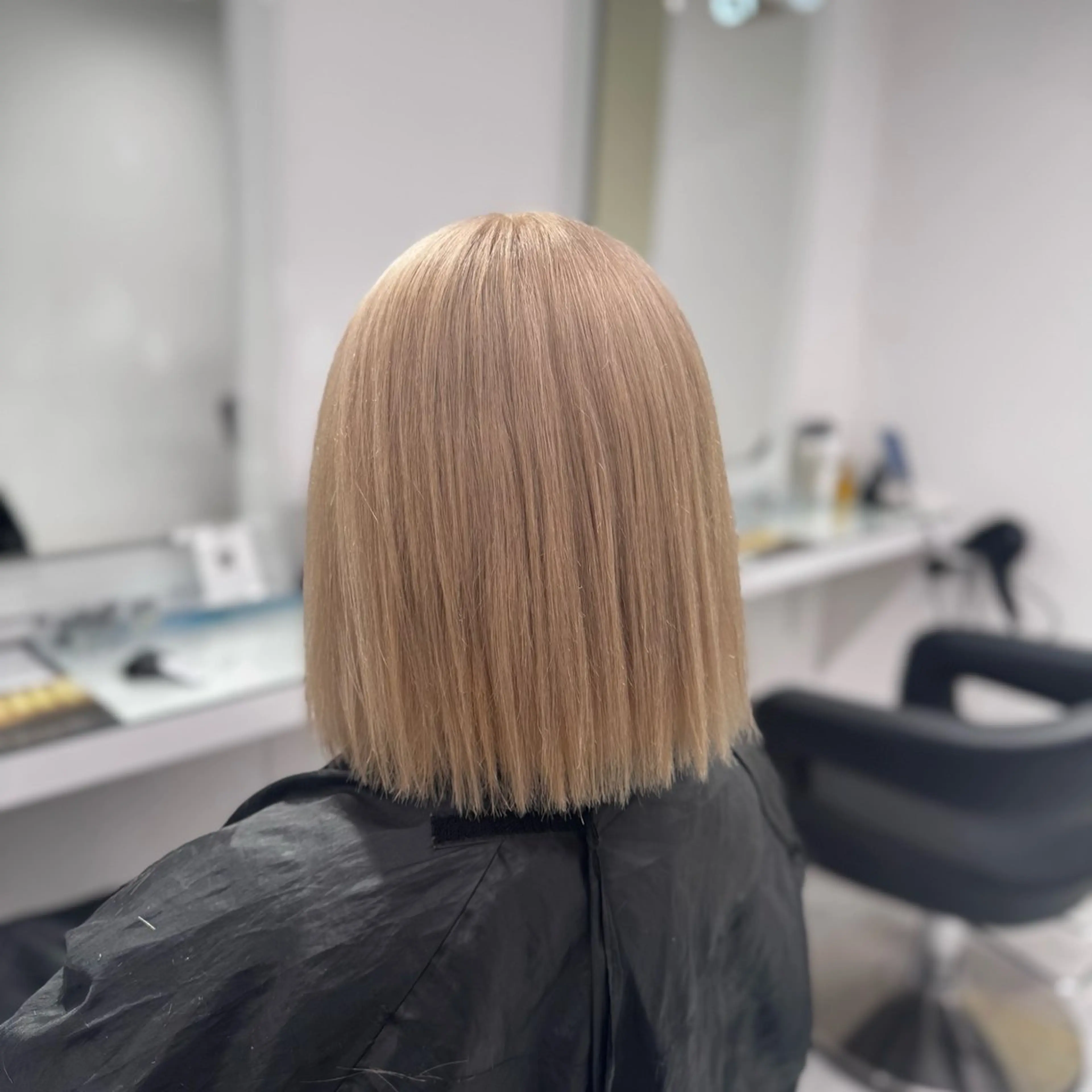 ロング カラー ヘアアレンジ カット ヘアカラー ヘアセット 透け上品ハイトーン 職人ゆうと🤍のヘアスタイル