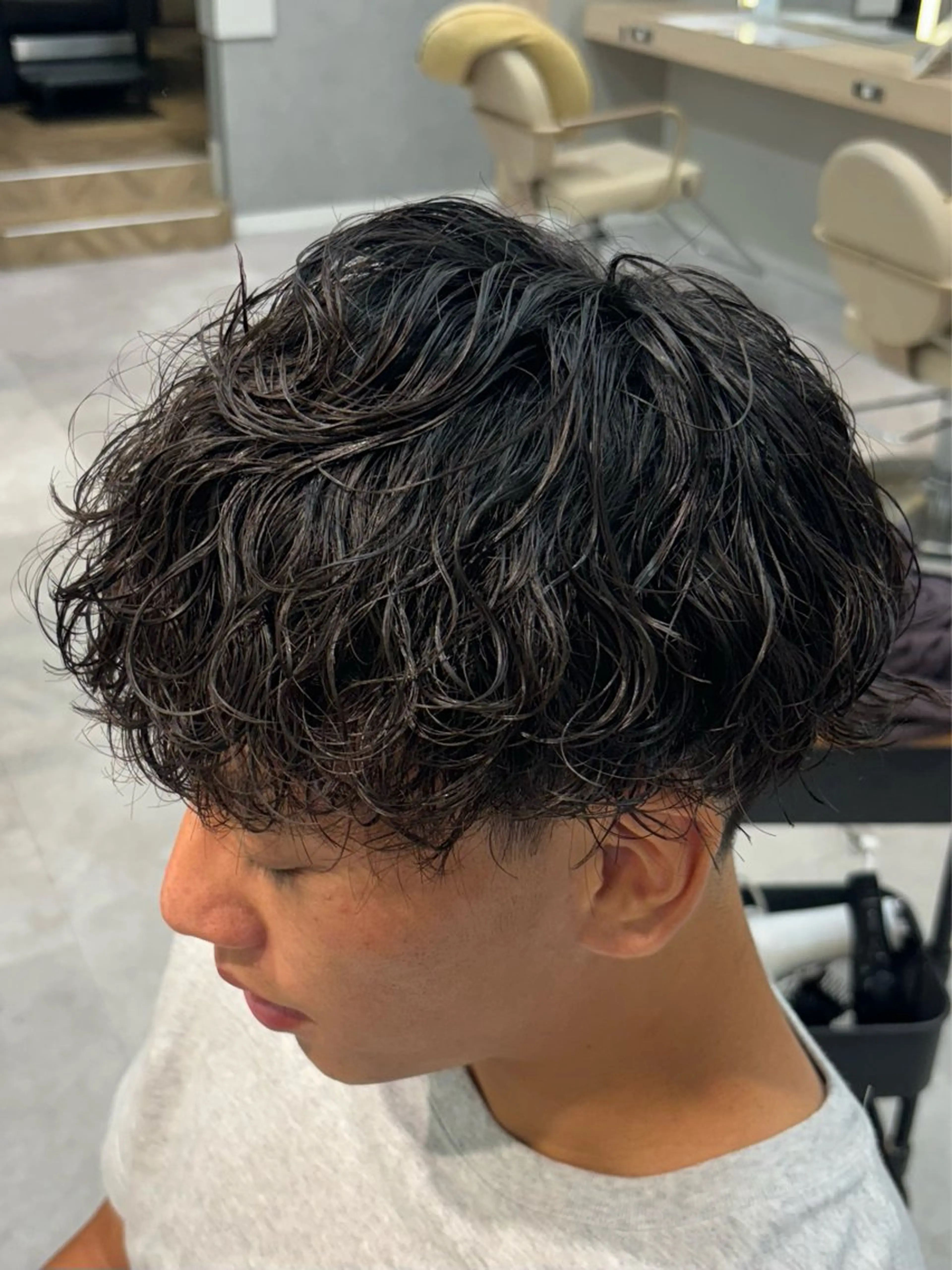 パーマ メンズ メンズパーマ 波巻きパーマ カット パーマ メンズパーマ、スパ イキー、上野星也のヘアスタイル