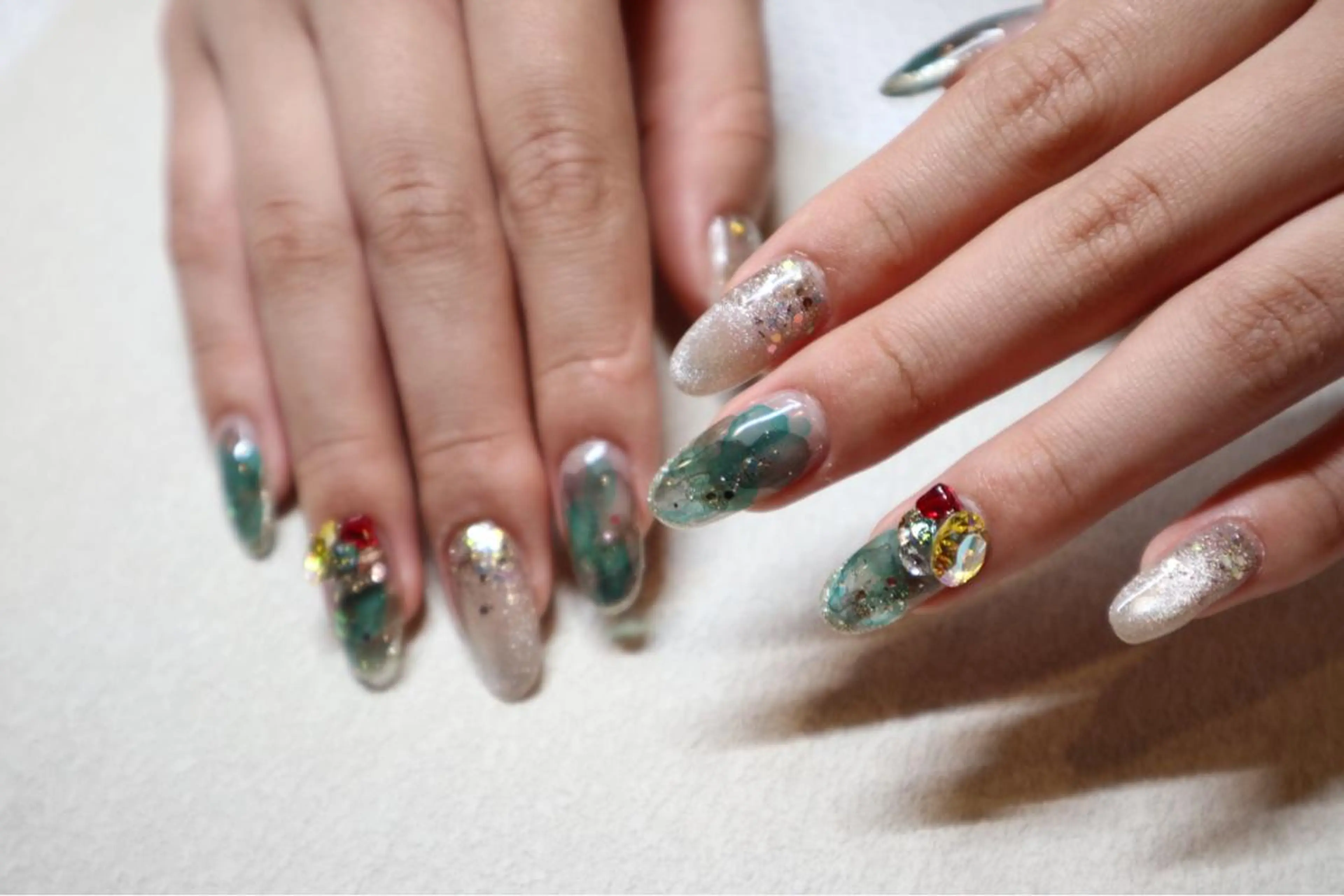 ネイル ハンドネイル 小河 仁美のネイルデザイン