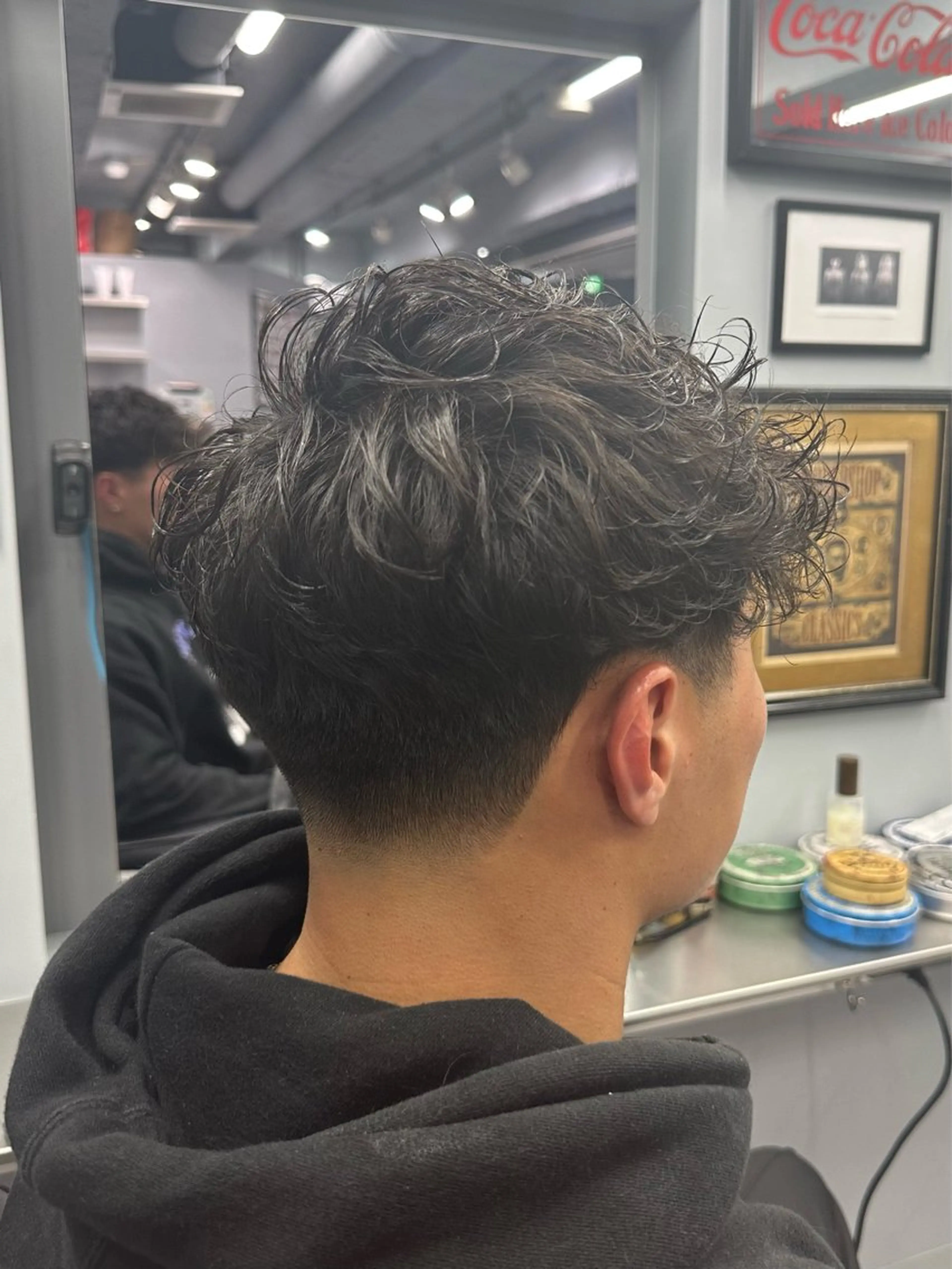 メンズ メンズブリーチ ビジネス センターパート フェードカット メンズパーマ カット I-CON  #blue MEN'S所属・池袋/カラー/パーマ NATSUのヘアスタイル