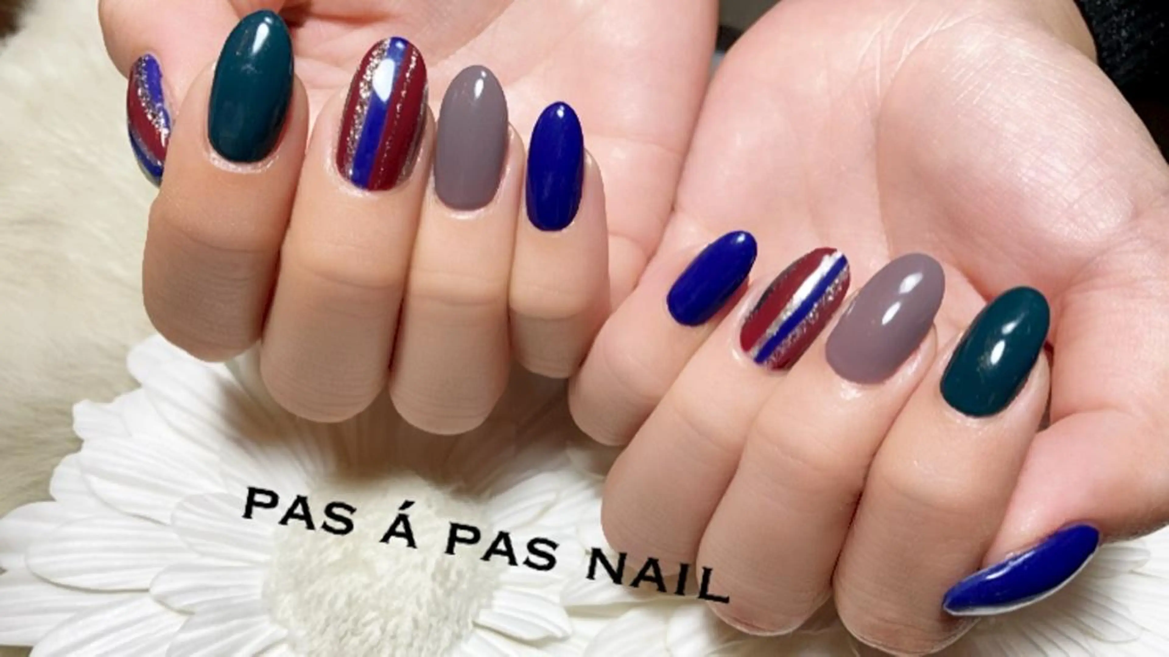 ネイル Yakko pas á pasのネイルデザイン