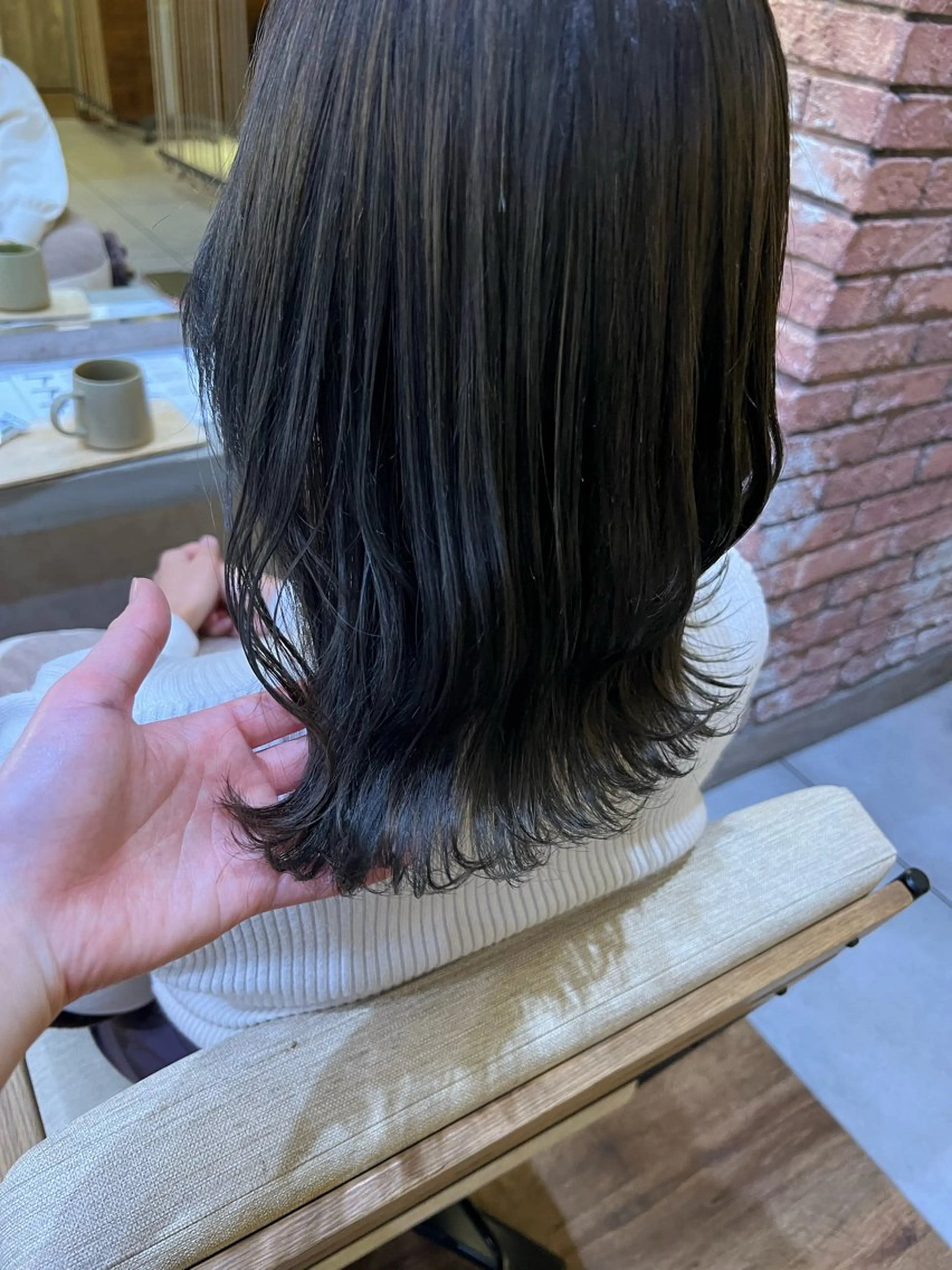 ミディアム カラー 三條場 彩夏のヘアスタイル