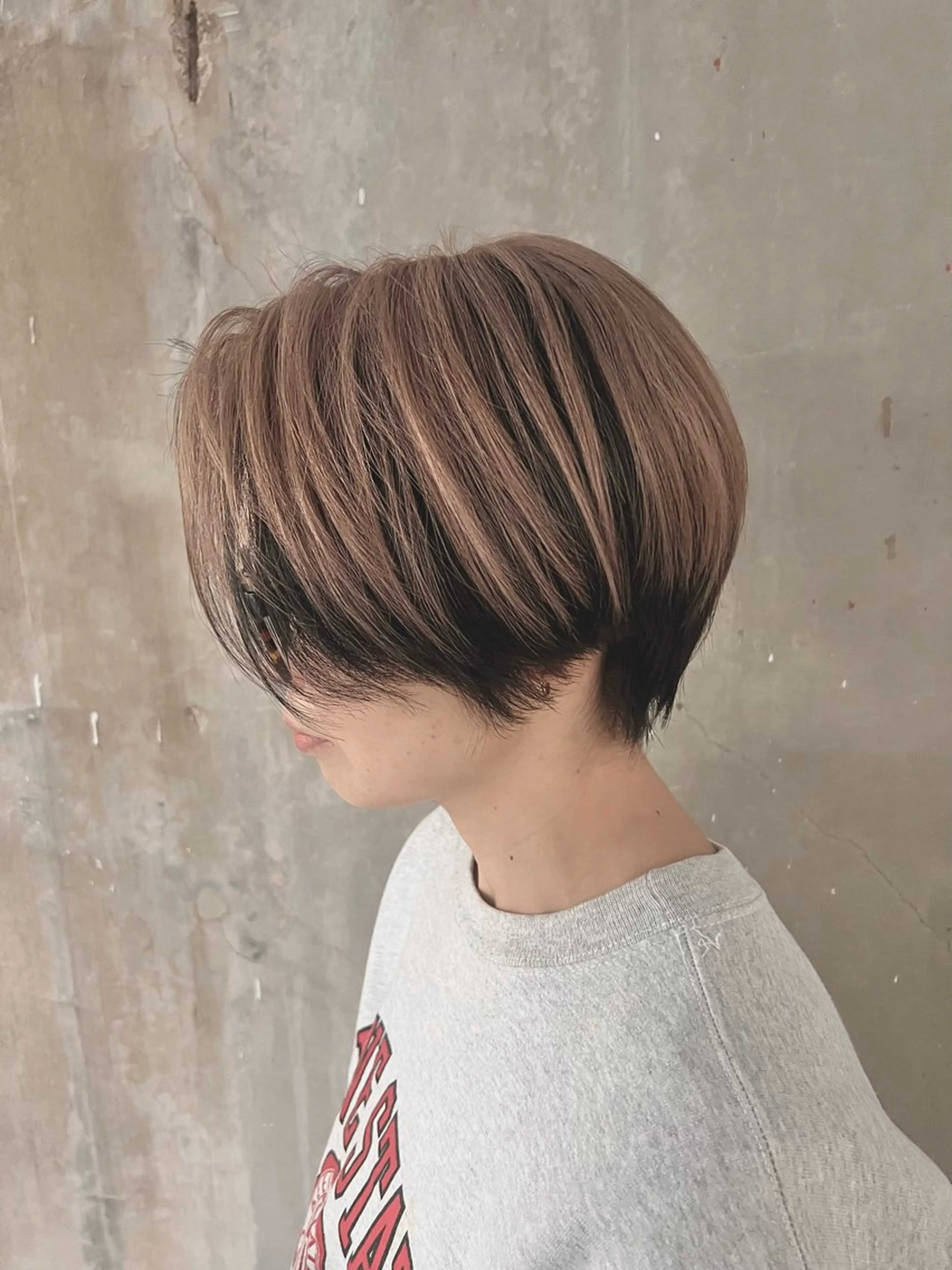 ショート カラー ベージュカラー 透明感カラー ハイトーンカラー ピンクカラー ショートヘア 大人メンズパーマ /石川瑠青のヘアスタイル