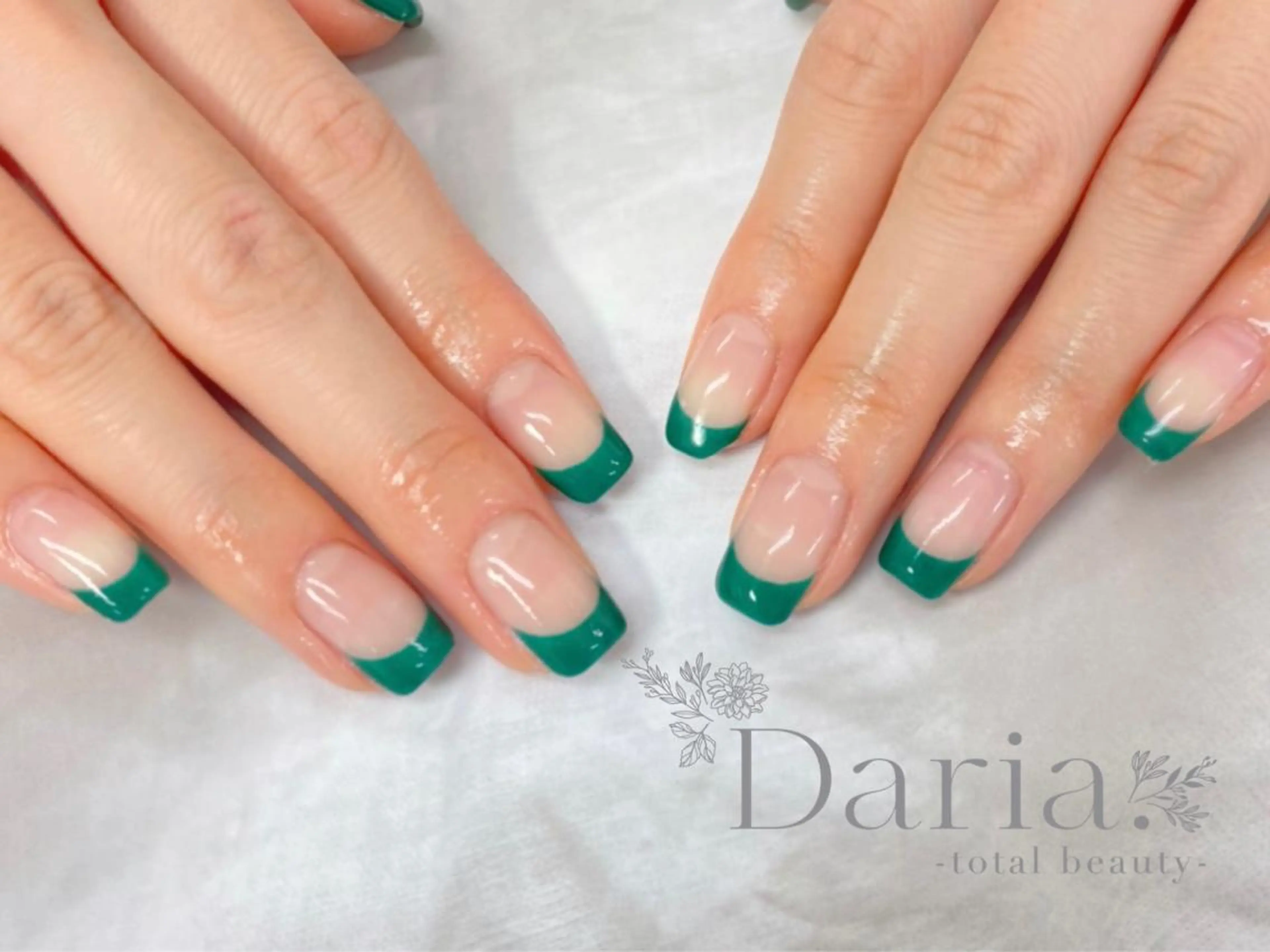 ネイル フレンチネイル ジェルネイル パラジェル Daria. nailのマツエク・マツパデザイン