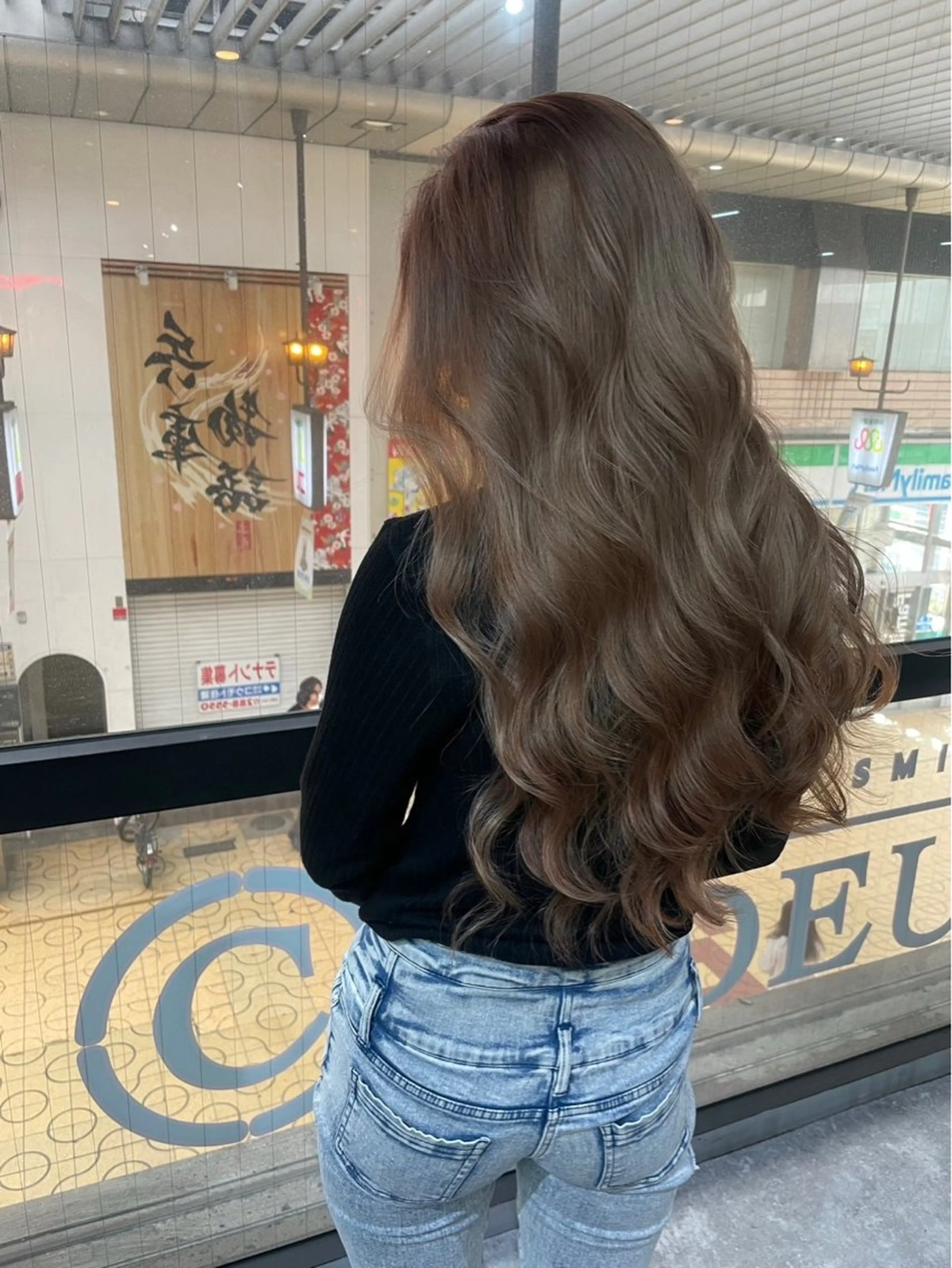 ロング カラー バレイヤージュ ミストバング イヤリングカラー  フェイスフレーミング ハイライトカラー COEUR🌟 山崎 朋也のヘアスタイル