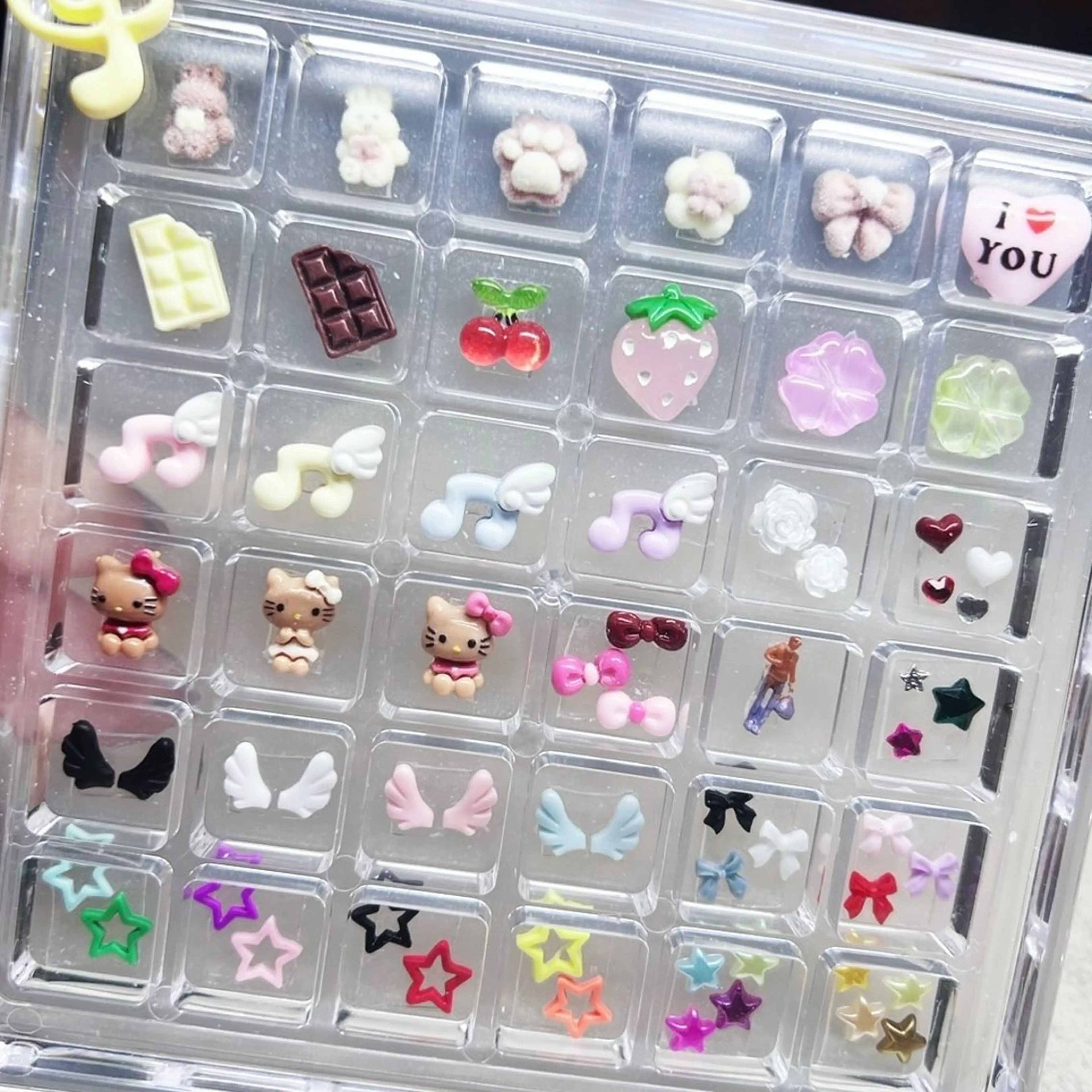 ネイル mimi 高石桃朱のネイルデザイン