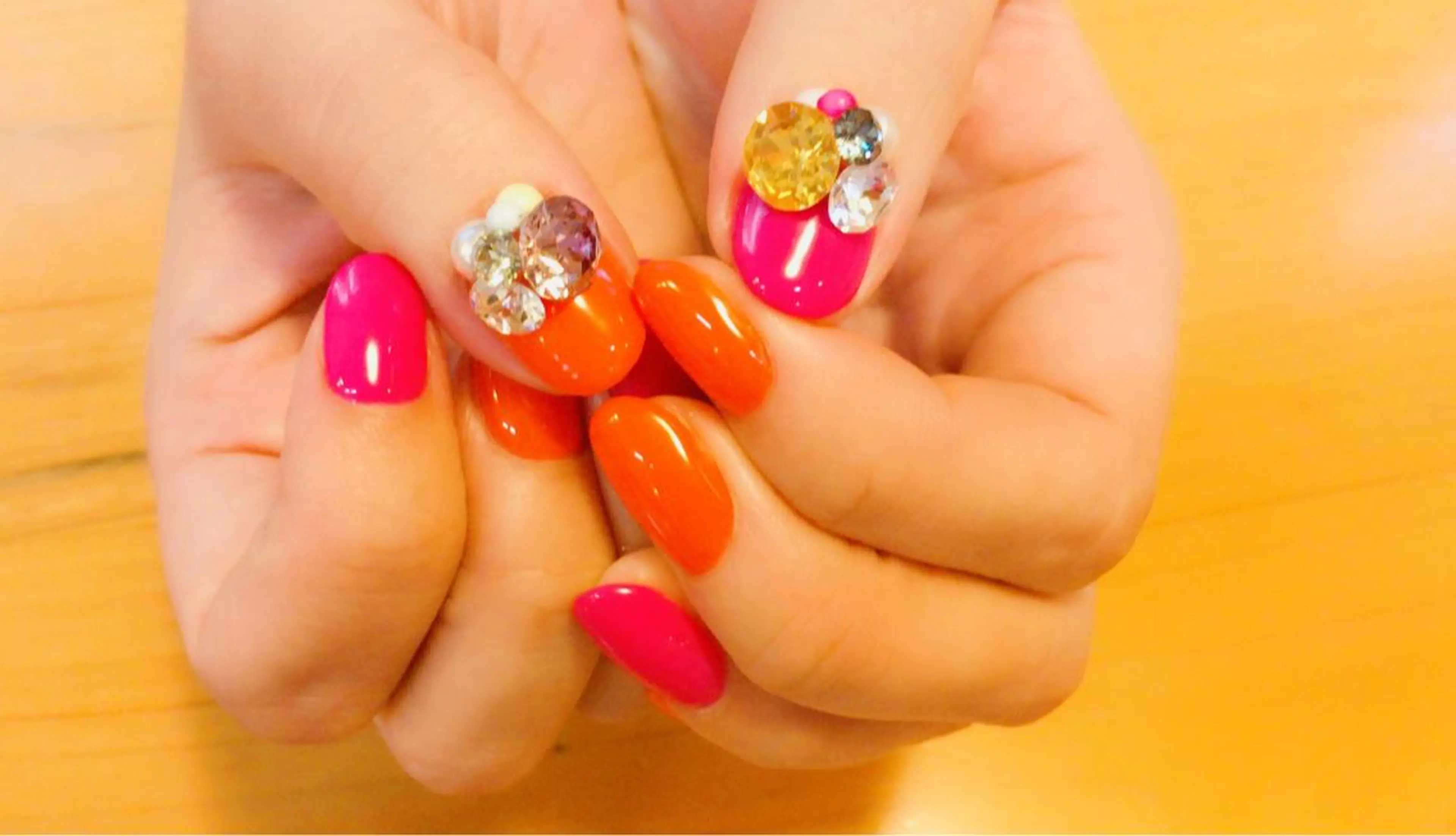 ネイル ストーンネイル ハンドネイル Nail salon Three R所属・ネイルサロン Three   R.のエステ・リラクイメージ