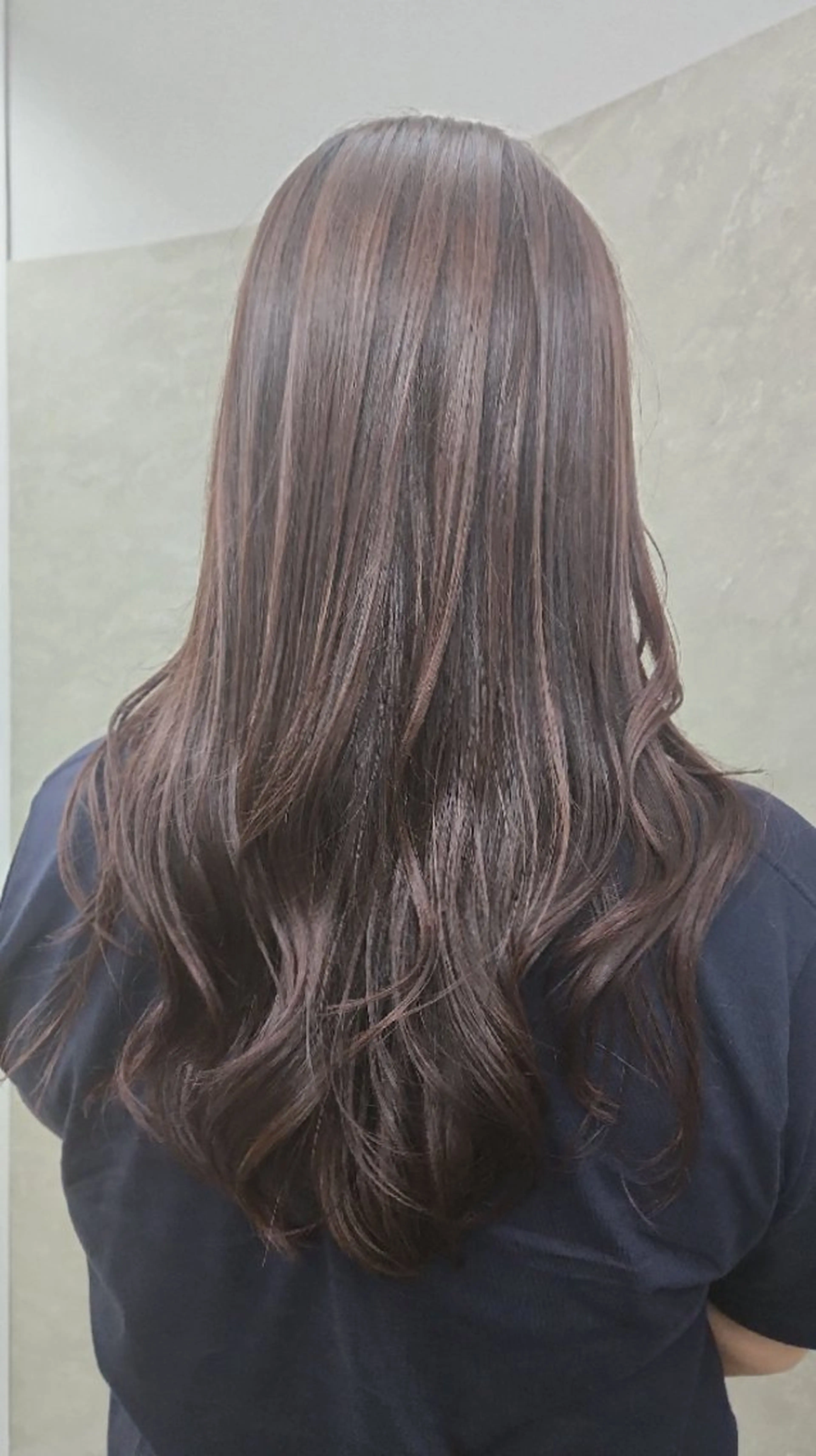 ロング カラー レイヤーカット 安達まい/ インナーカラー◎のヘアスタイル