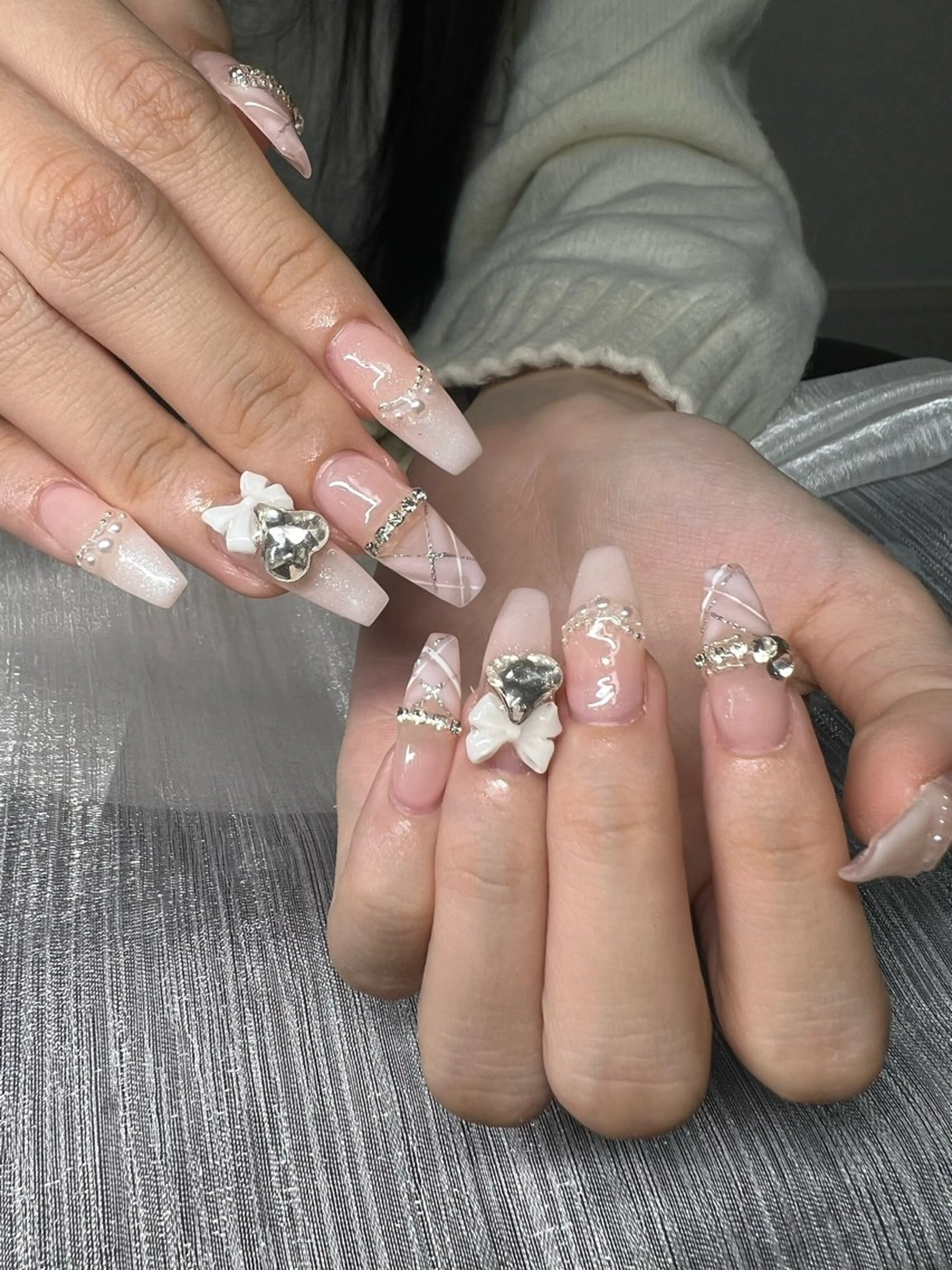 ネイル オーロラネイル チークネイル 長さ出し フットネイル フレンチネイル ハンドネイル Lee Nailsのネイルデザイン
