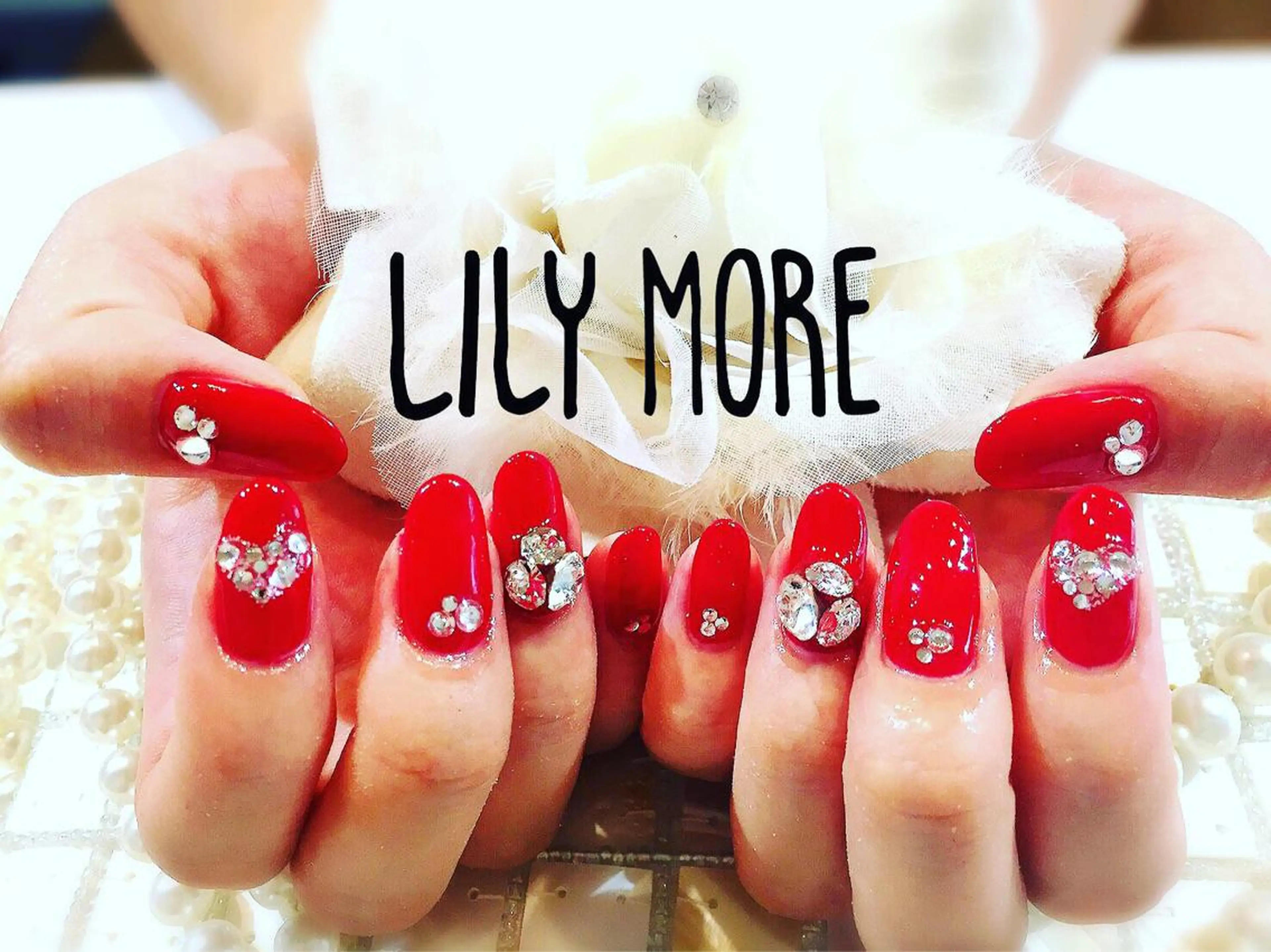 ネイル キラキラネイル 赤色 Lily closetのネイルデザイン