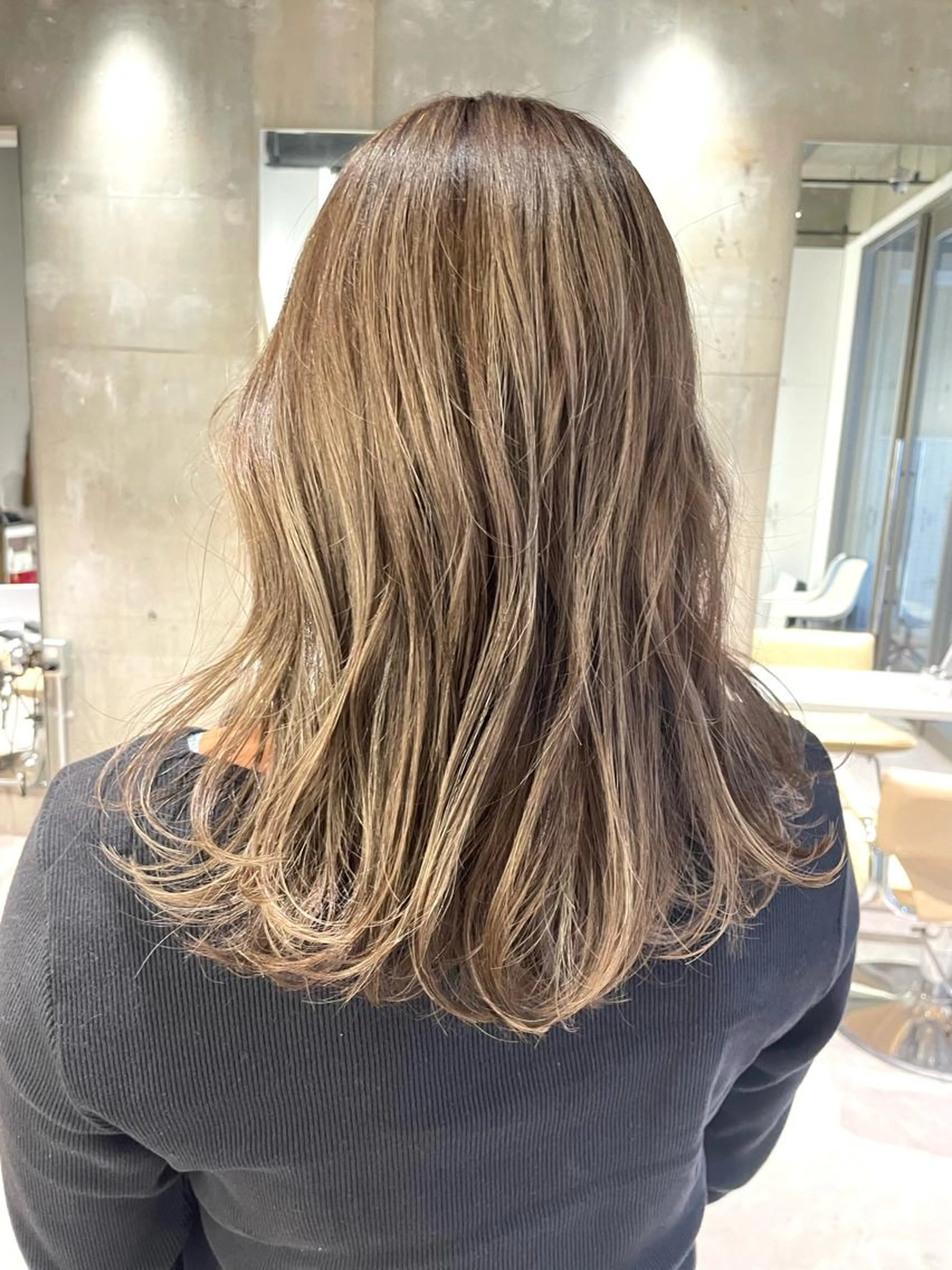 【脱白髪染め🤎】カット💇🏻‍♀️+白髪ぼかしハイライト+プレミアムケアカラー✨+トリートメントの写真