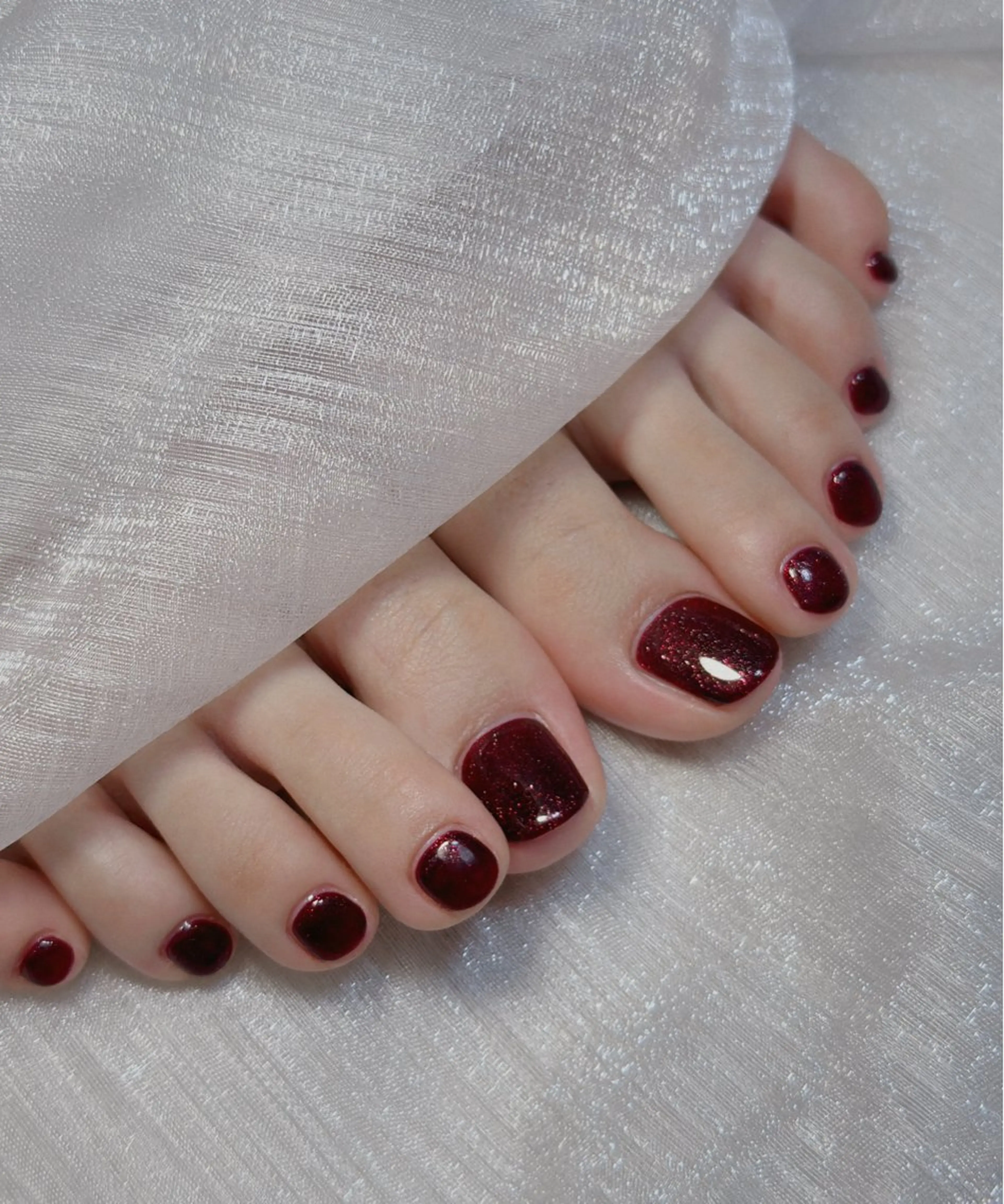 ネイル オーロラネイル 長さ出し フットネイル 韓国ネイル ラメ(グリッター) フットネイル 👍thumbs up nail👍のネイルデザイン