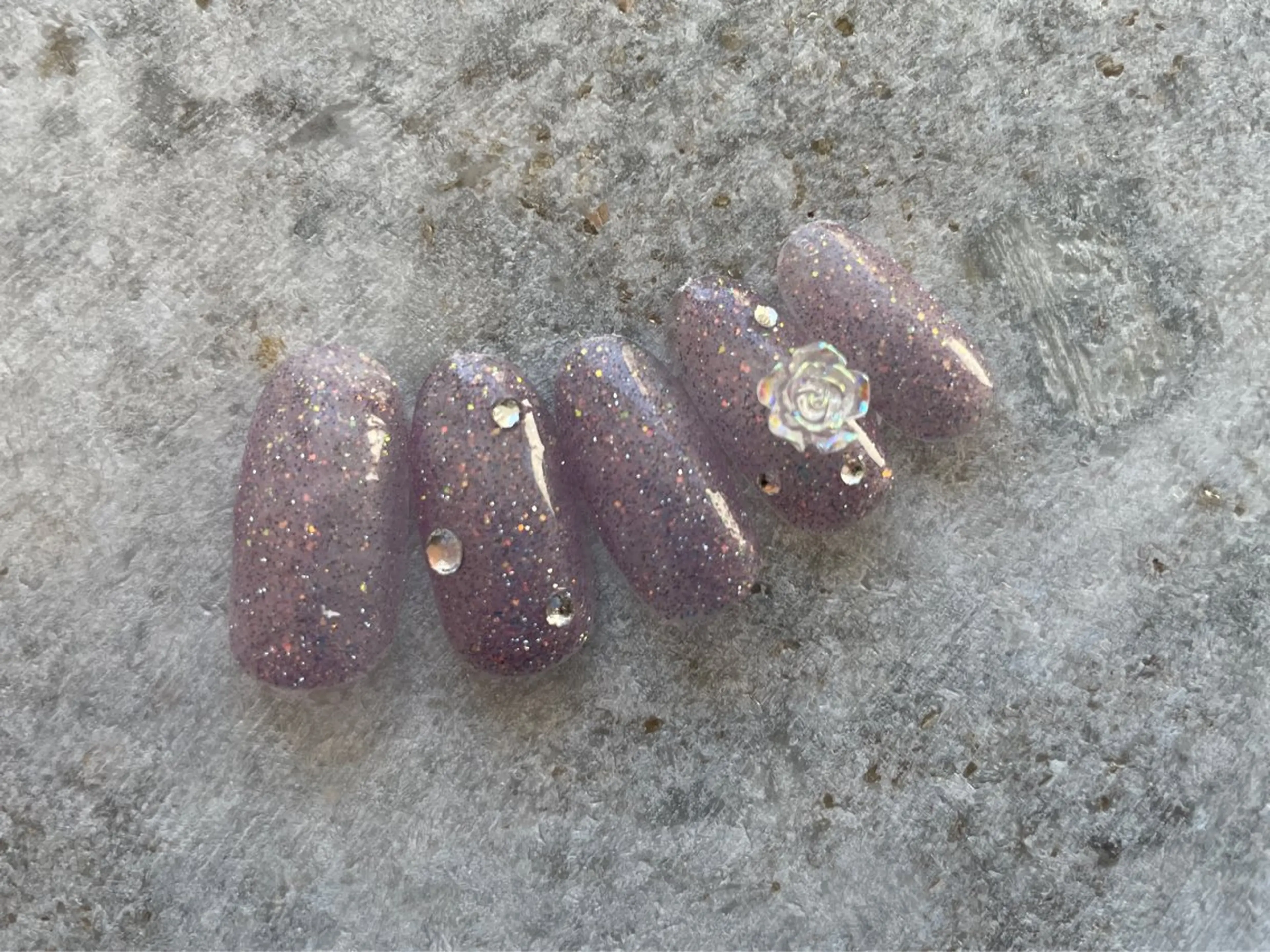 ネイル ガーリー シンプルネイル ハンドネイル 黒須莉奈 IRYのネイルデザイン