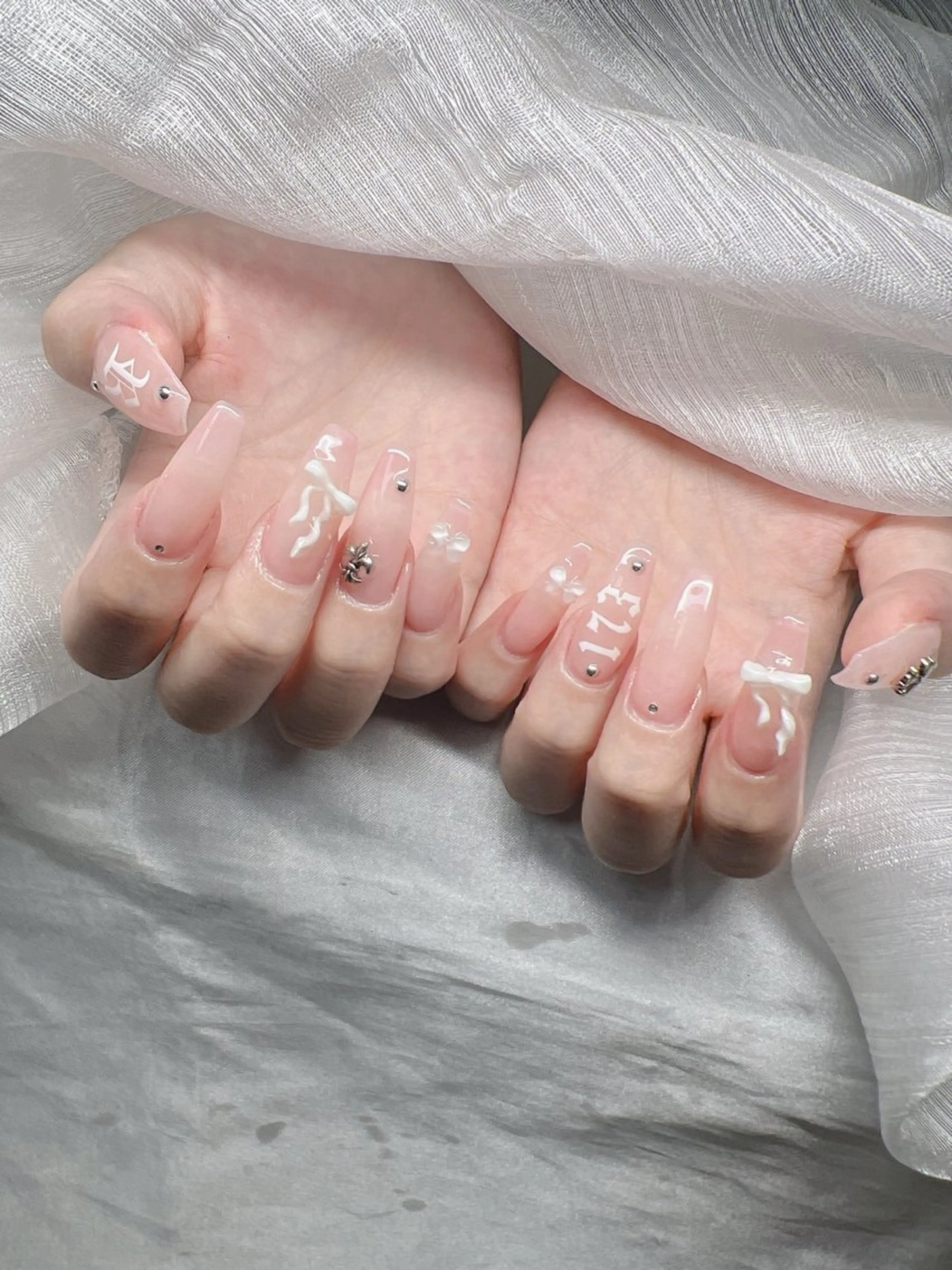 ネイル ハンドネイル Lee Nailsのネイルデザイン