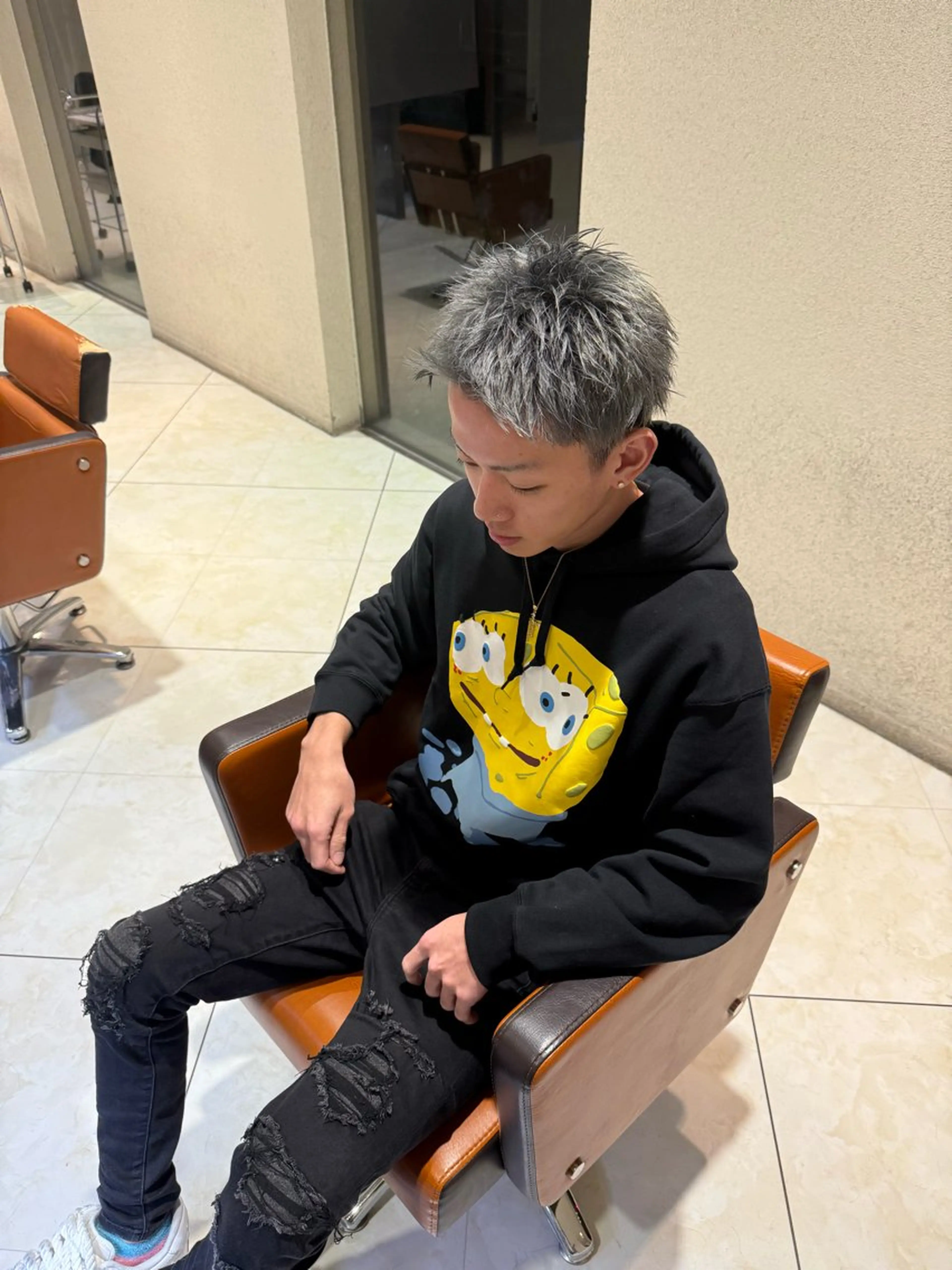 ショート カラー メンズ メンズブリーチ ブリーチ LA.DONNAADDESSO所属・山中 翔平のヘアスタイル