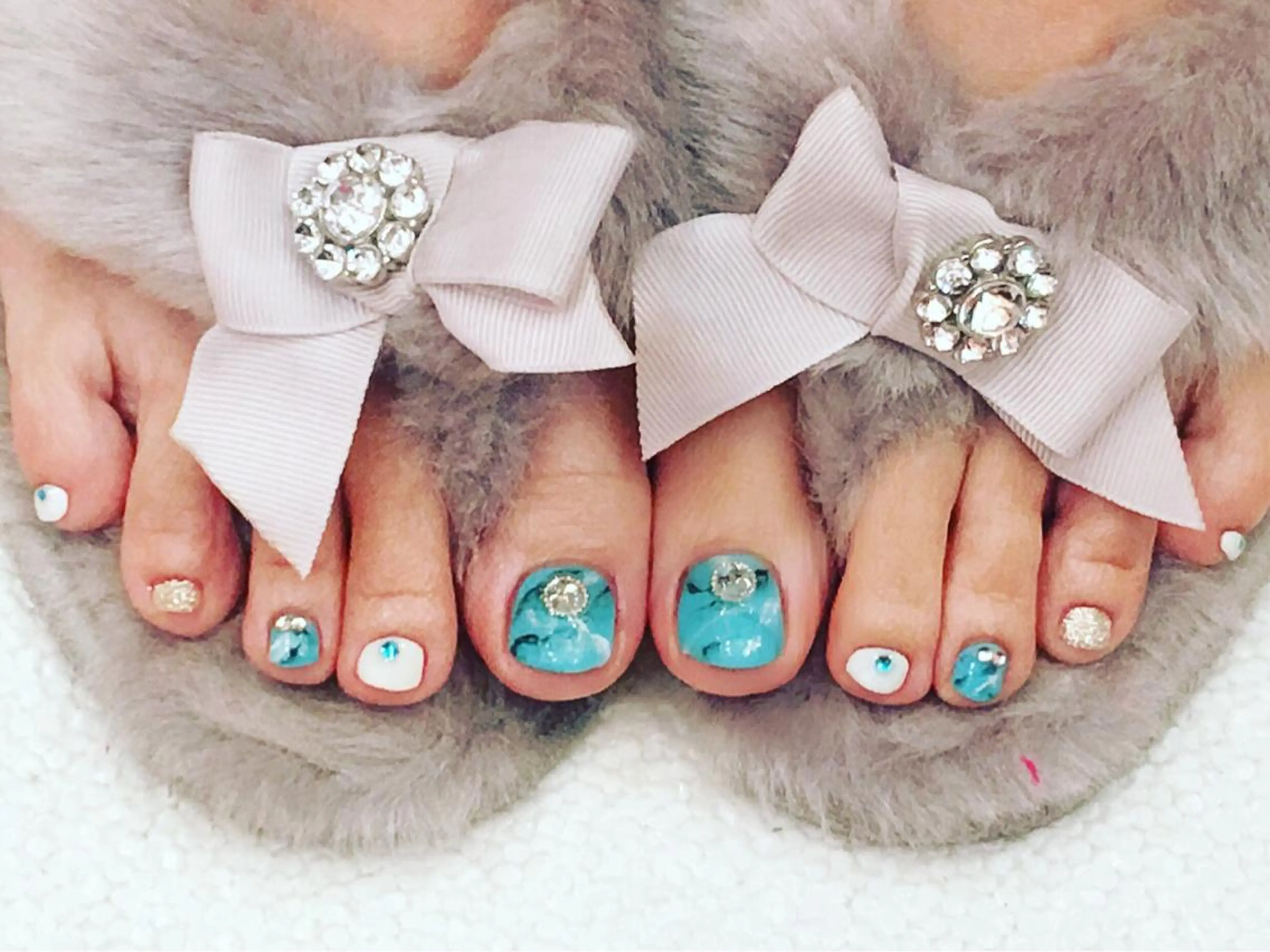 ショート カラー パーマ ヘアアレンジ メンズ キッズ ネイル マツエク・マツパ 付け放題 アートネイル フットネイル ジェルネイル 持ち込み NAILSGOGO shibuyaのネイルデザイン