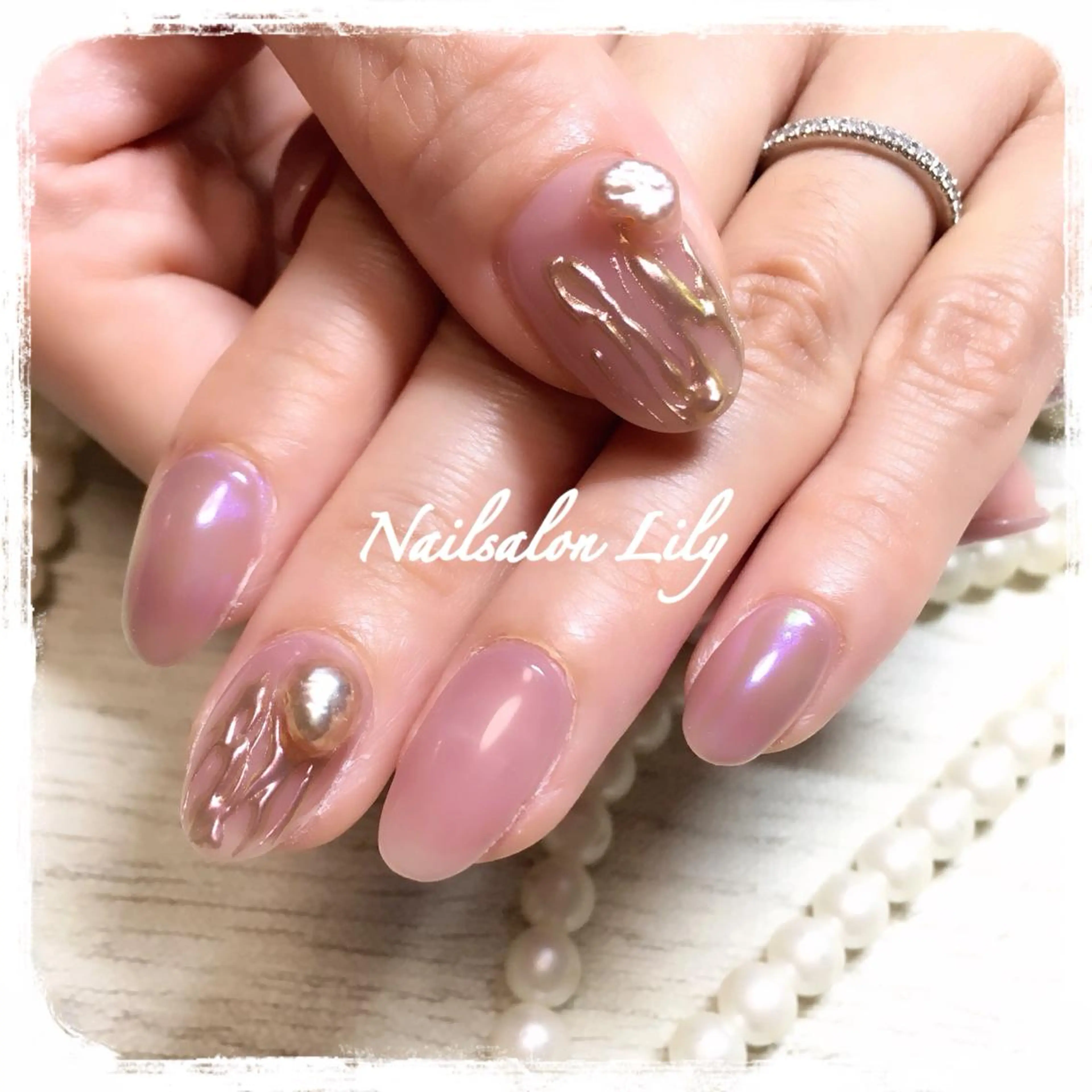 ネイル アートネイル オーロラネイル Nailsalon Lilyのネイルデザイン