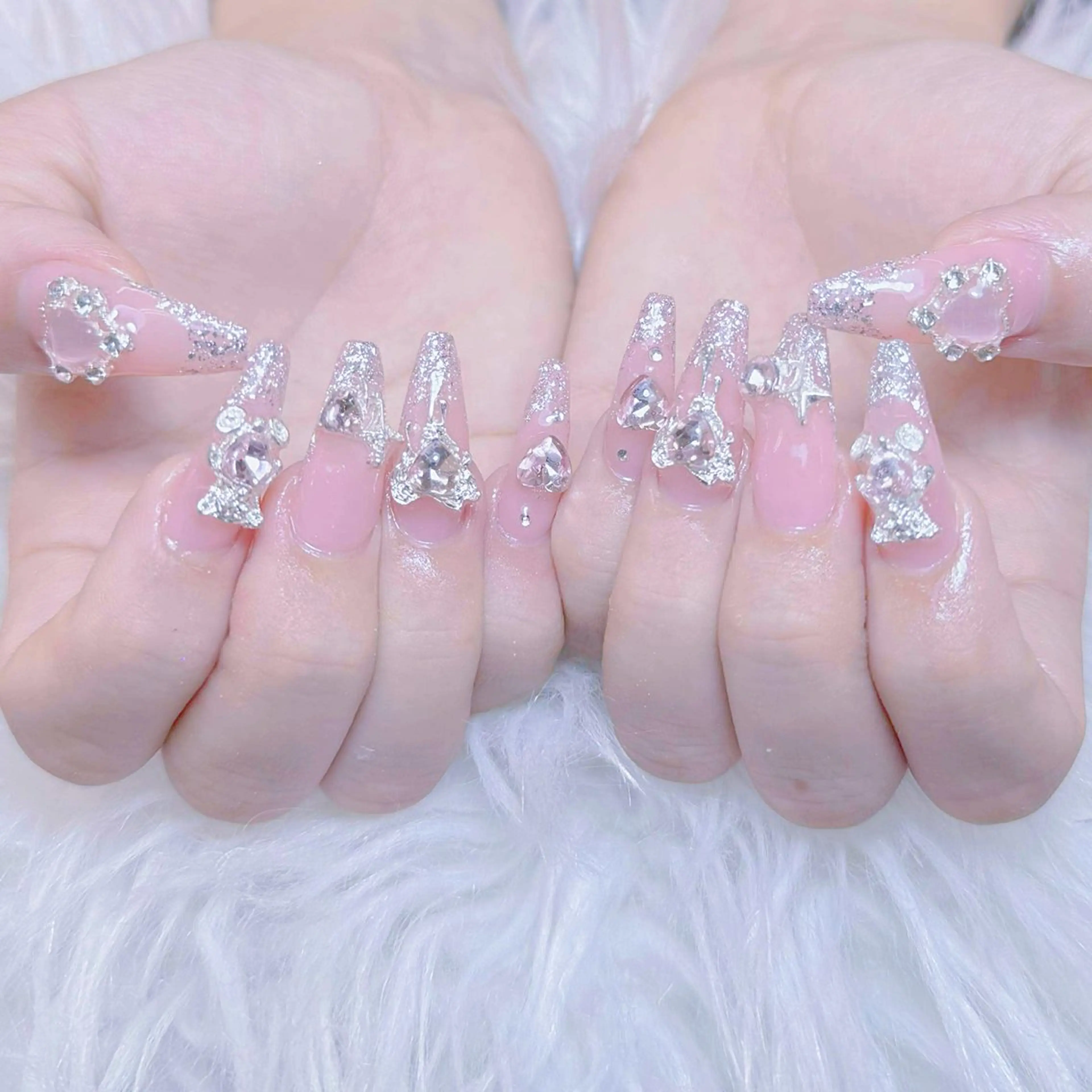 ネイル チークネイル 長さ出し フレンチネイル ジェルネイル ガラスフレンチ ハンドネイル anh nail anne🤍のネイルデザイン
