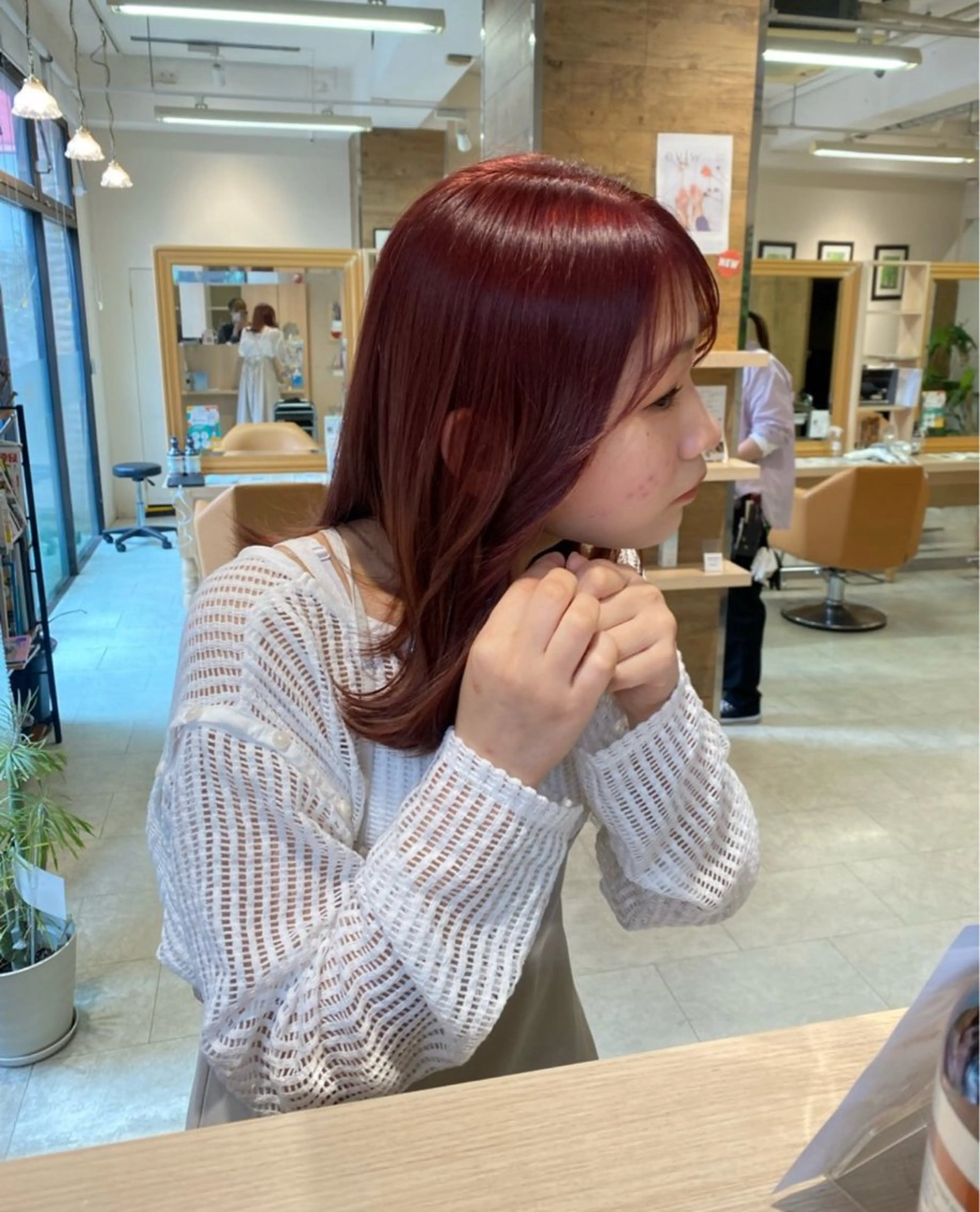 ミディアム Koharu🍓/ 透明感/ツヤ髪のヘアスタイル