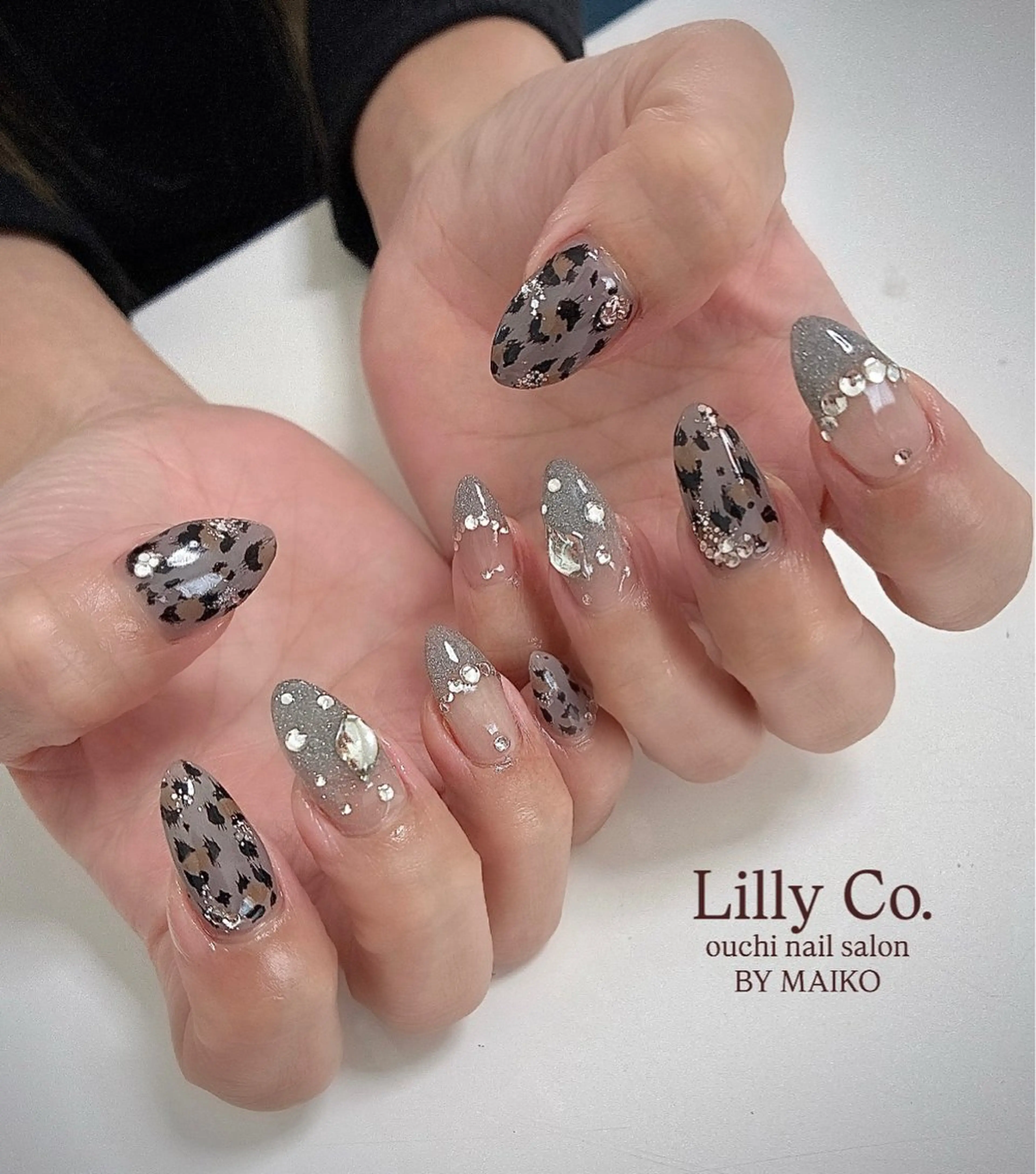 ネイル アニマル柄 Lilly Co.のネイルデザイン