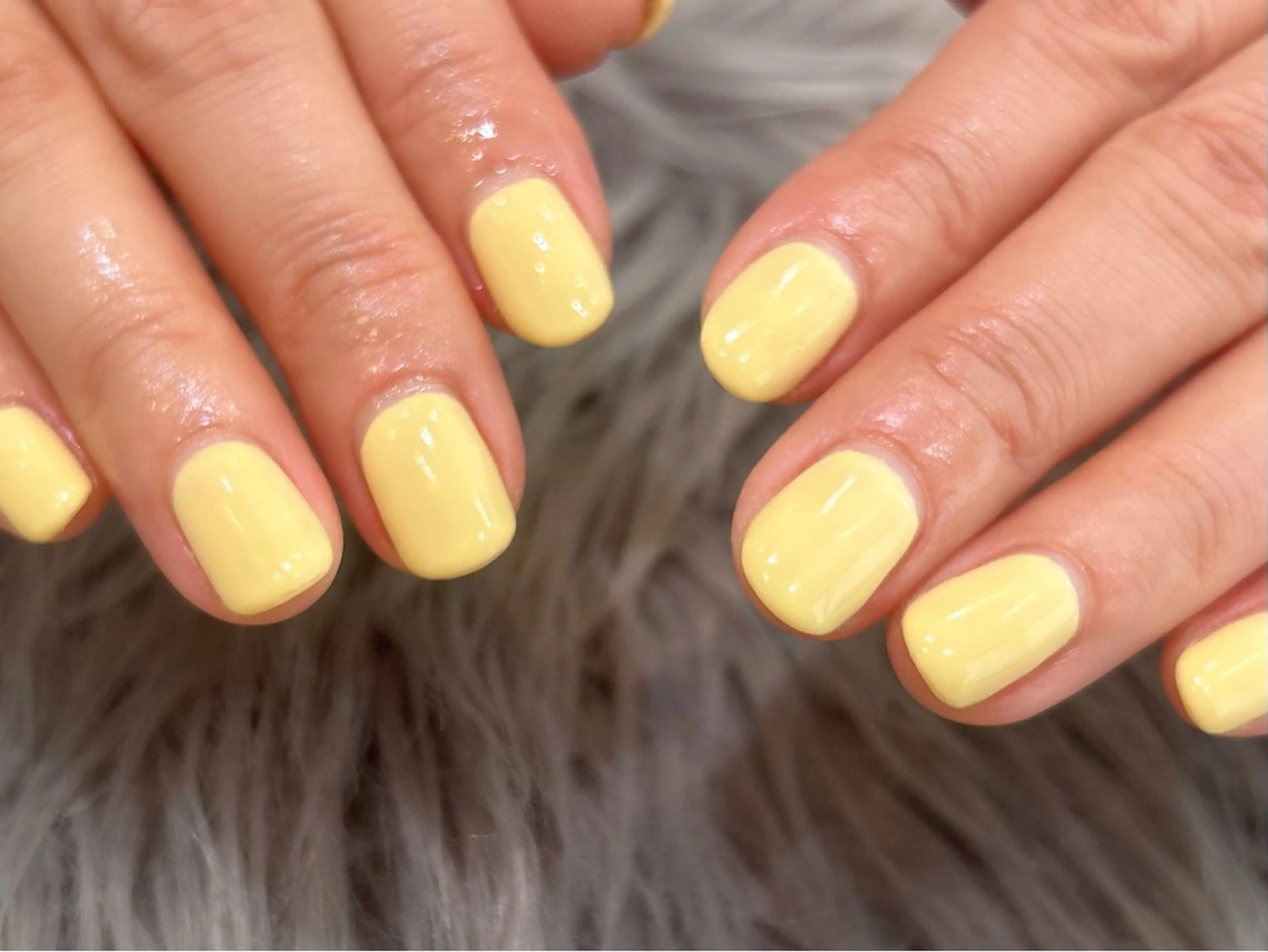 ネイル 黄色 ハンドネイル yuzuka 🍀🖤のネイルデザイン