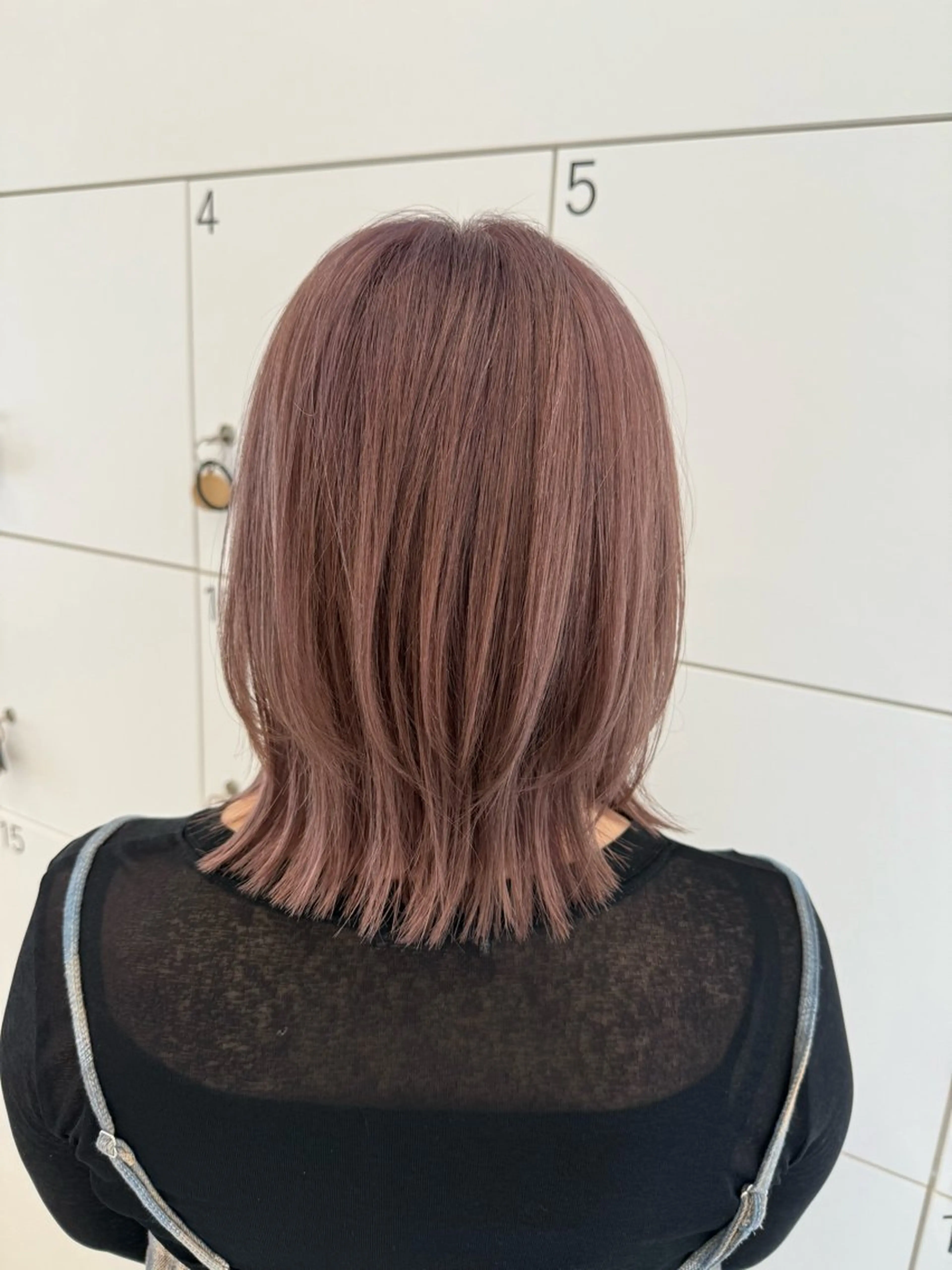 ミディアム ボブレイヤー ボブ レイヤーカット とや ゆうかのヘアスタイル