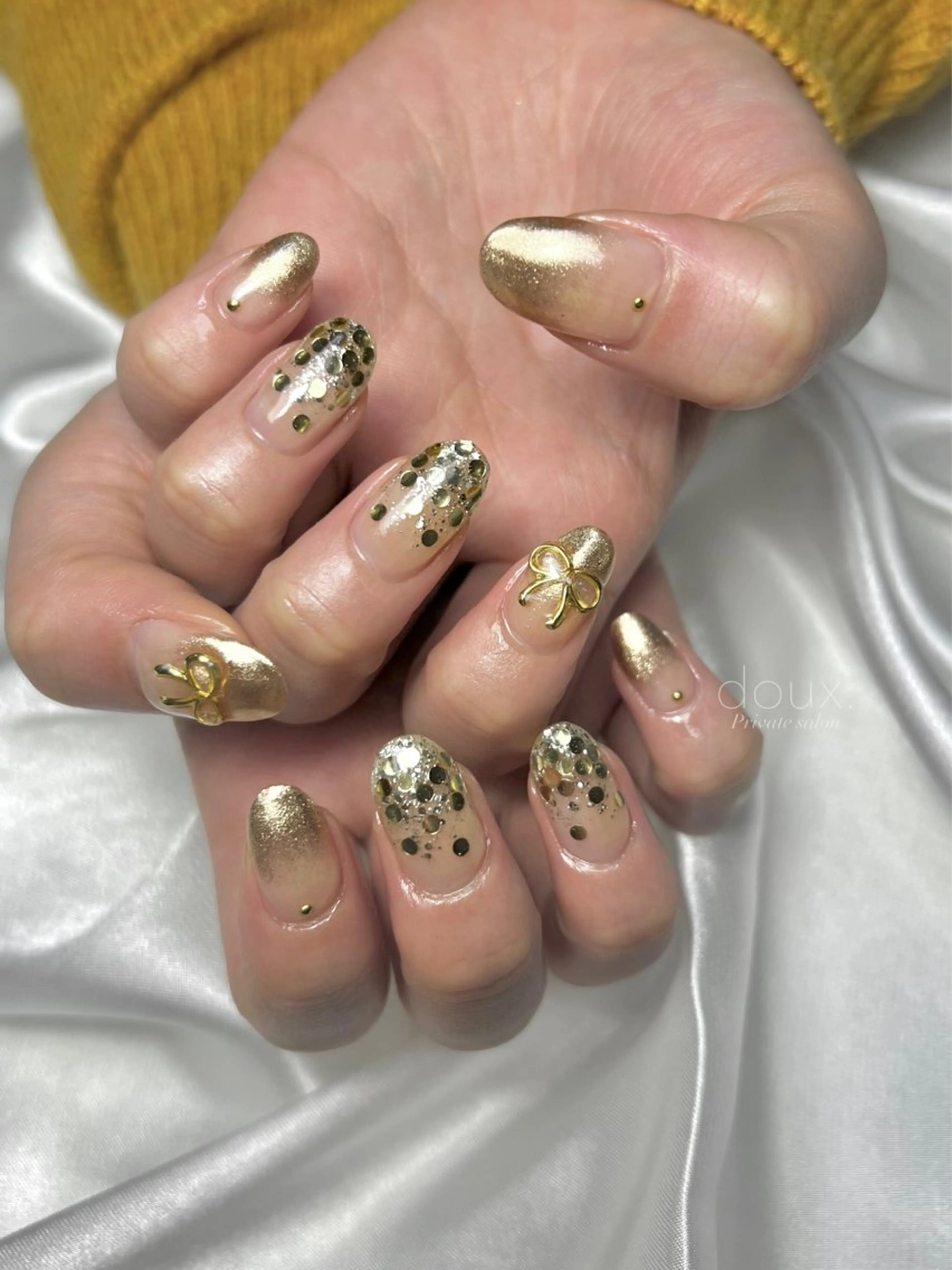 ネイル 韓国ネイル マグネットネイル ミラーネイル リボン 冬ネイル ハンドネイル doux. nailのネイルデザイン