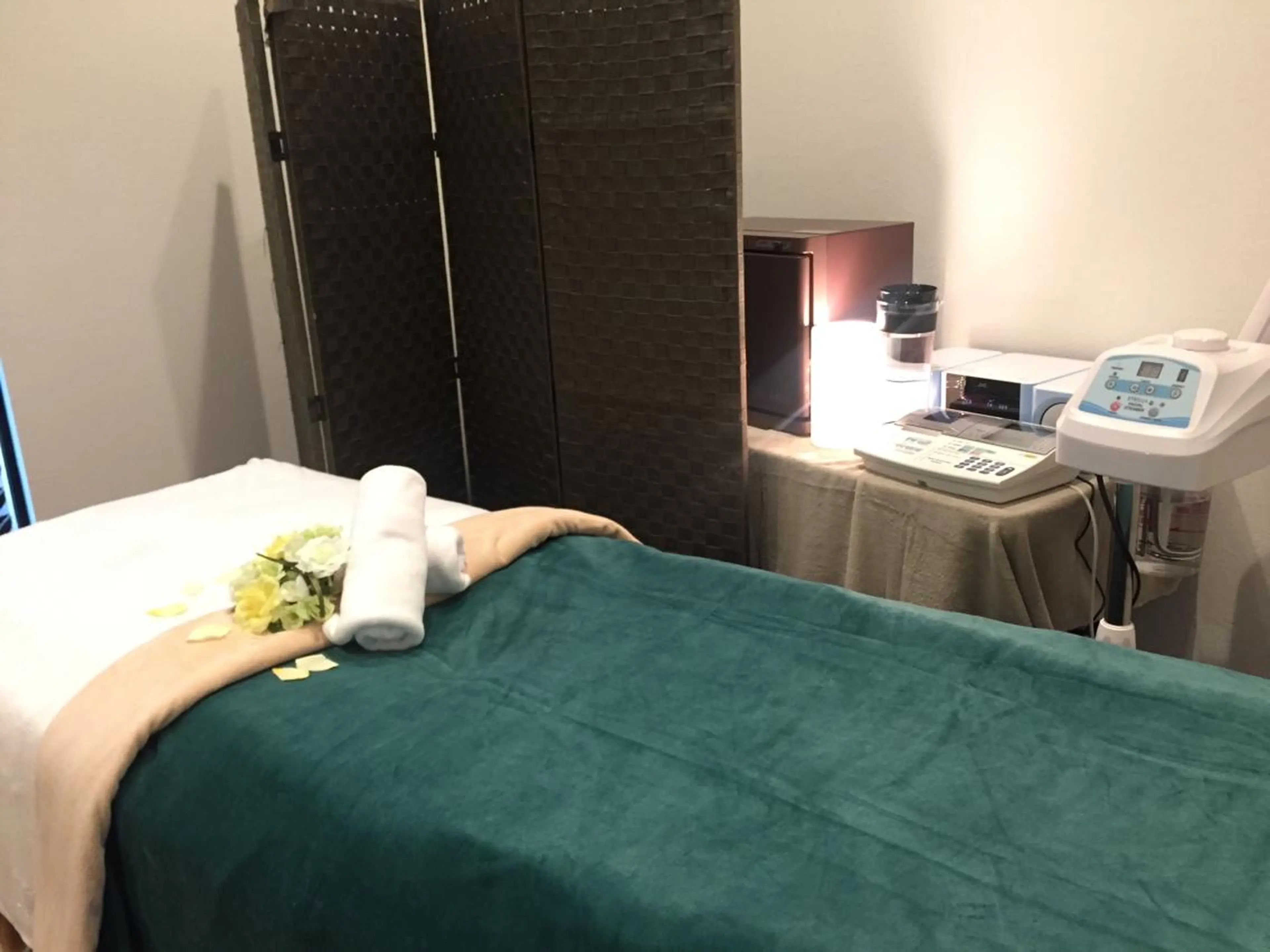 【PourVous】 AYUMIのネイルデザイン