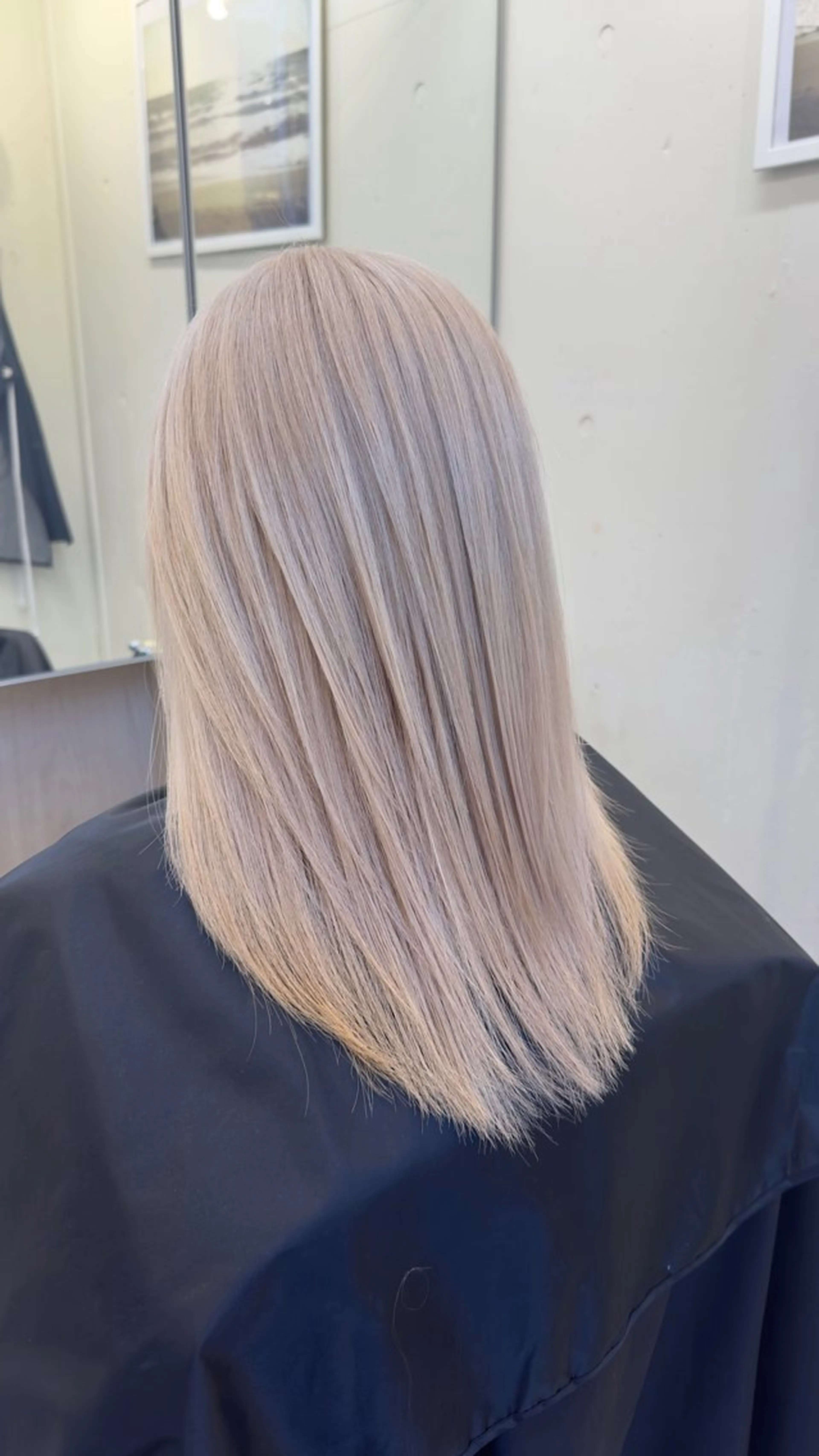 セミロング カラー カット ヘアカラー トリートメント GO TODAYシェアサロン原宿Leap店所属・髪質改善 レイヤー ショートNaoyaのヘアスタイル