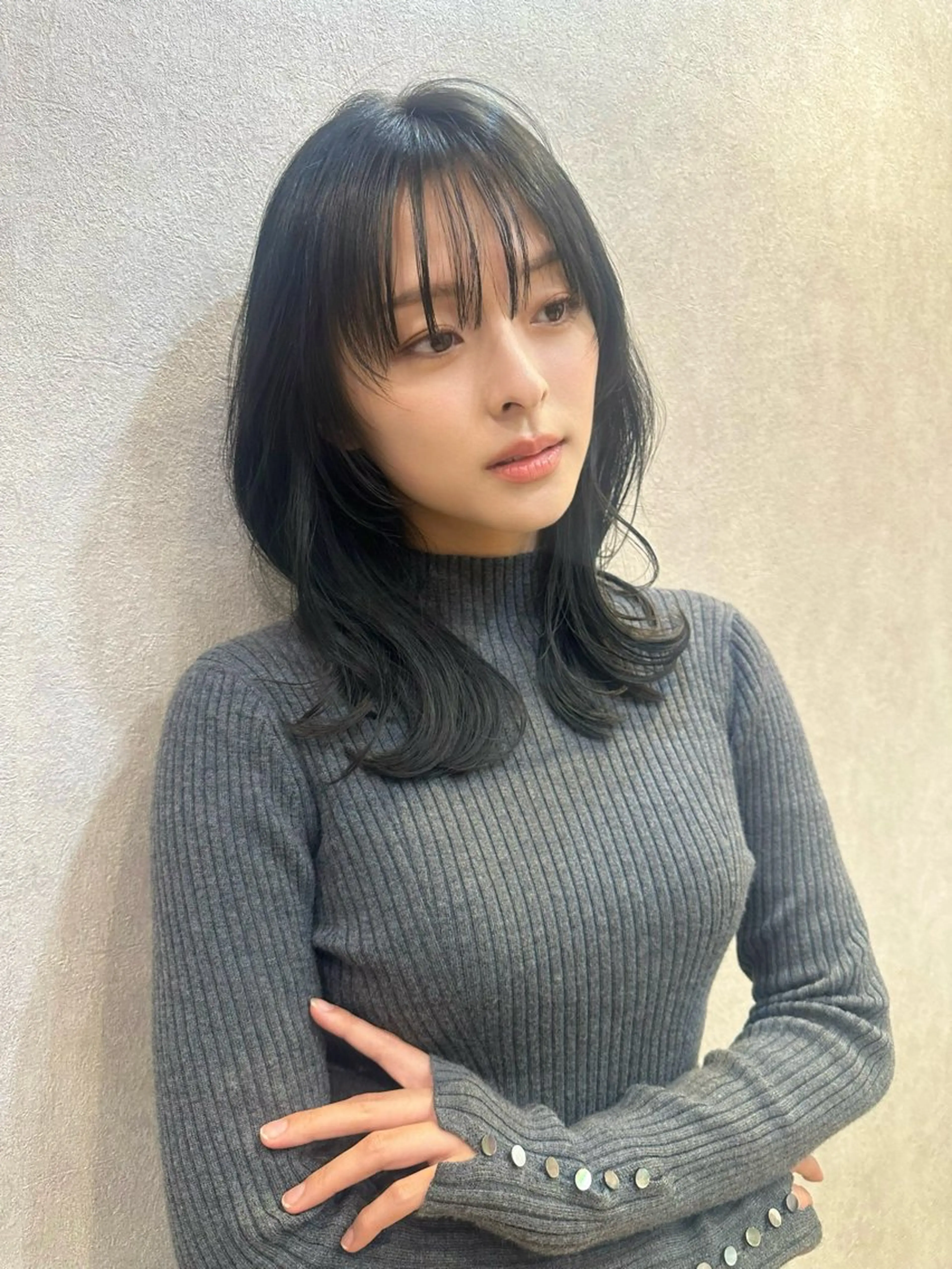 セミロング Londrouge所属・韓国ヘア／レイヤー/ 顔周り/Harunaのヘアスタイル