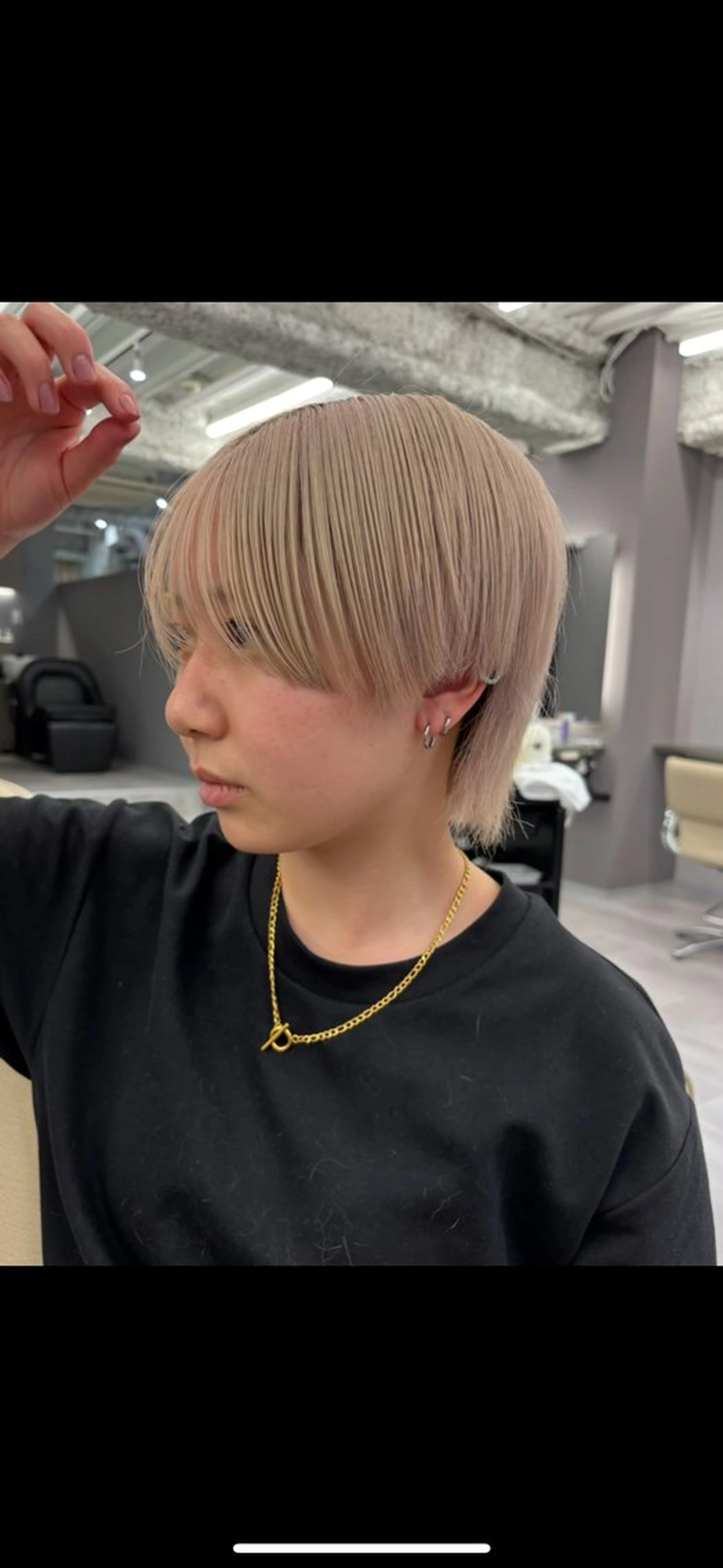 ショート カラー ベージュカラー ミルクティーベージュ ヘアカラー 名古屋／デザイン／ ブリーチ/松井亮磨のヘアスタイル
