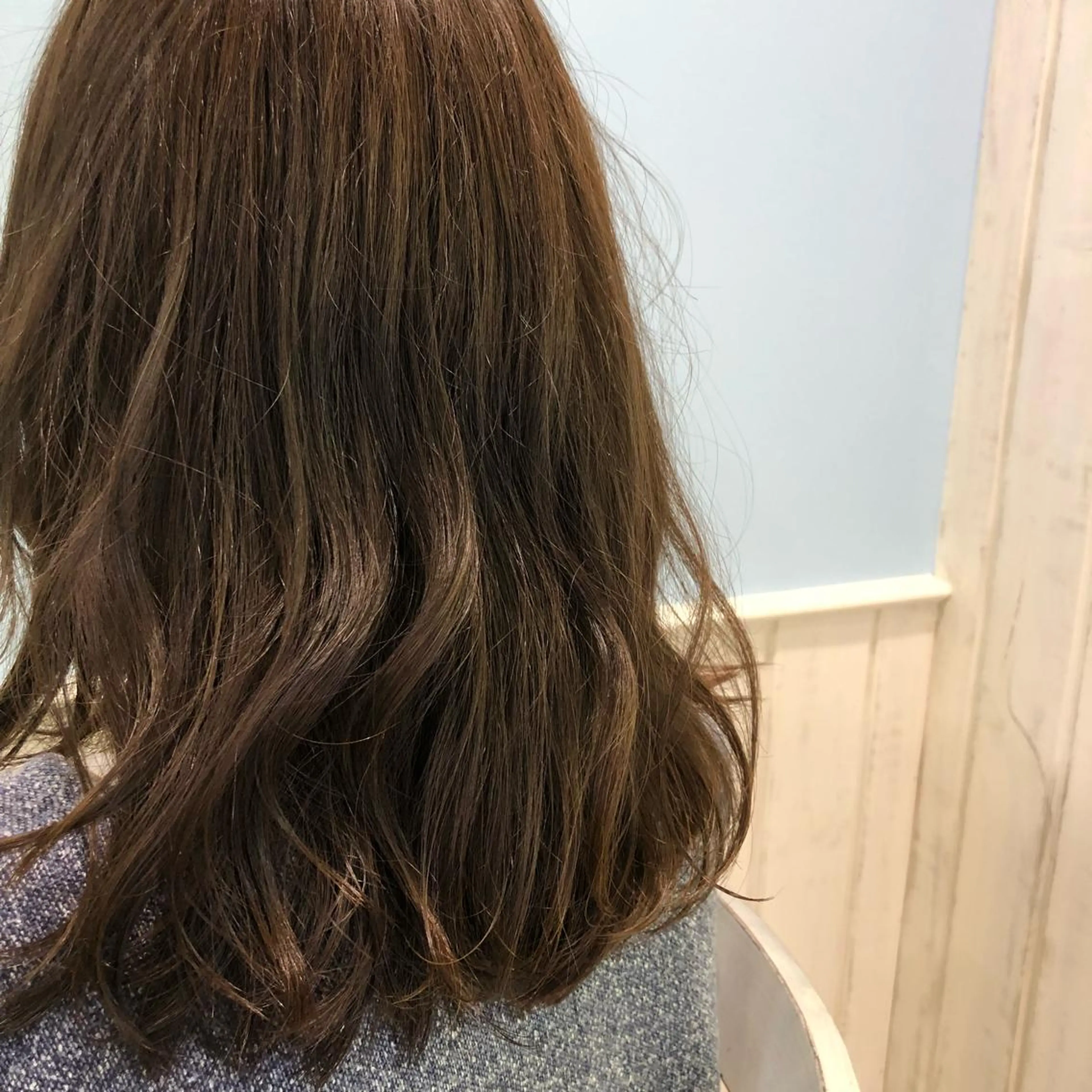 ミディアム カラー アッシュ 透明感カラー うる艶カラー 🫶🏼💭mikaのヘアスタイル