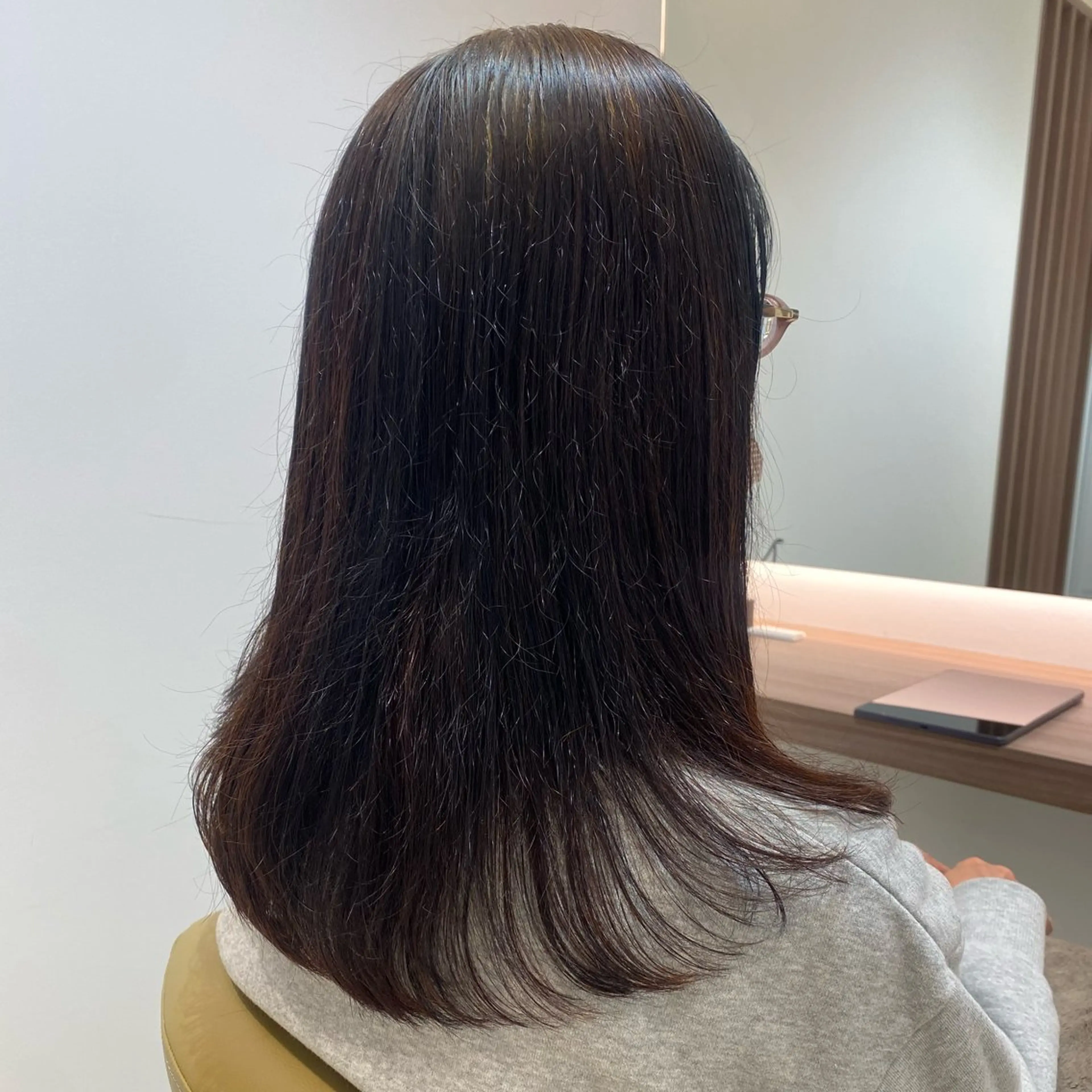 ロング 荻野 早紀のヘアスタイル