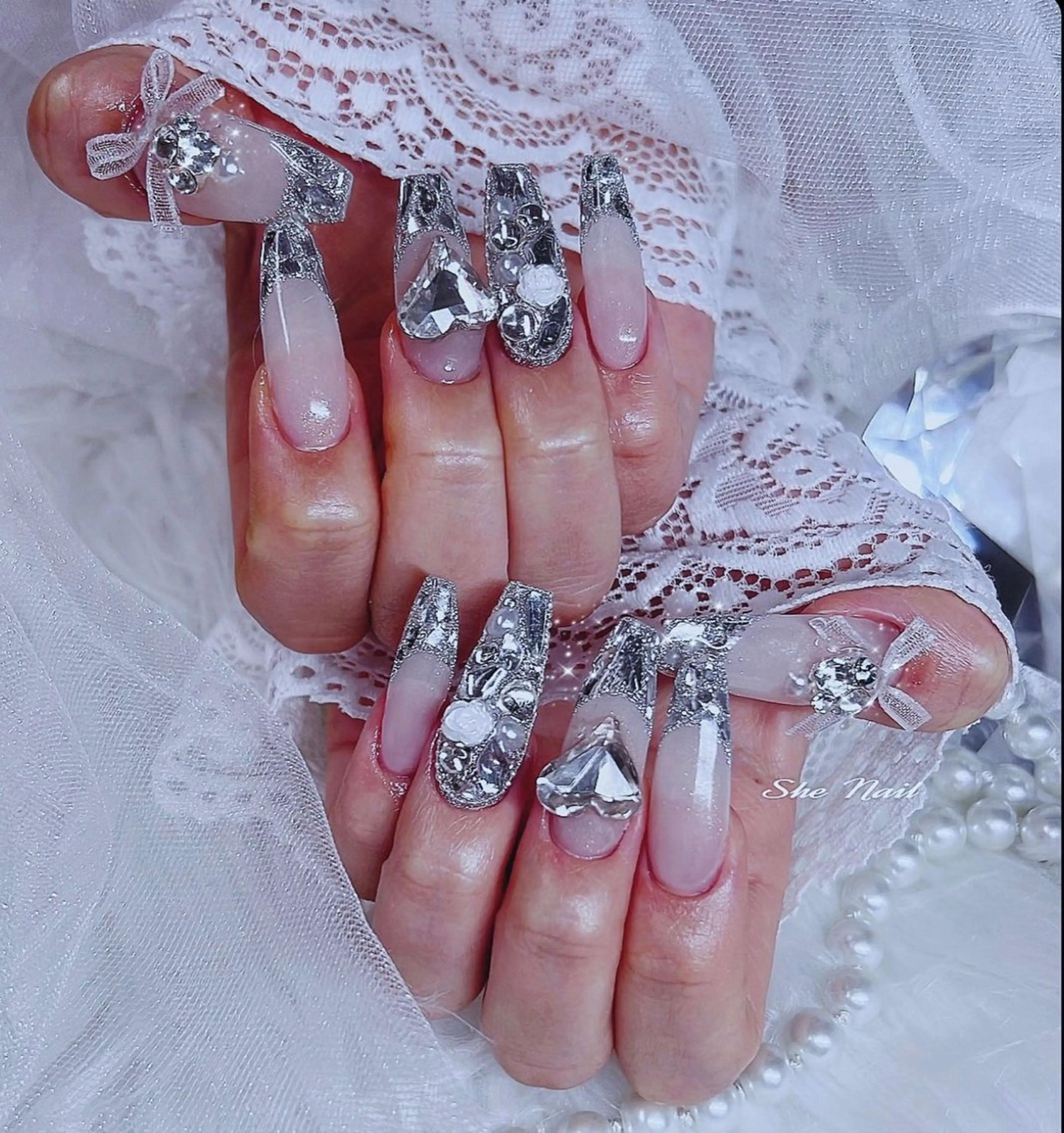 ネイル チークネイル 長さ出し フレンチネイル ガラスフレンチ キラキラネイル She   Nail所属・ISA_ BELLAのネイルデザイン
